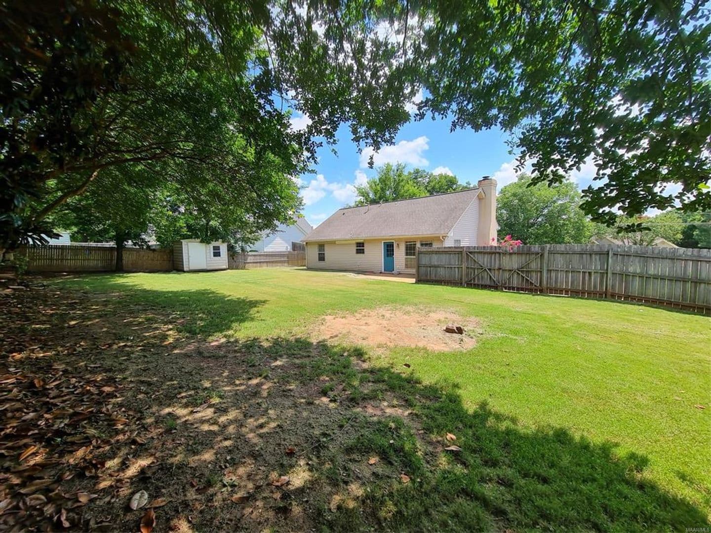 Deatsville House: 61 Old Orchard Road