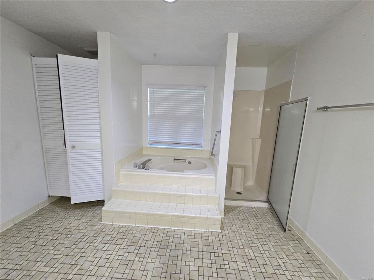 Montgomery Apartment: 111 Easthaven Road
