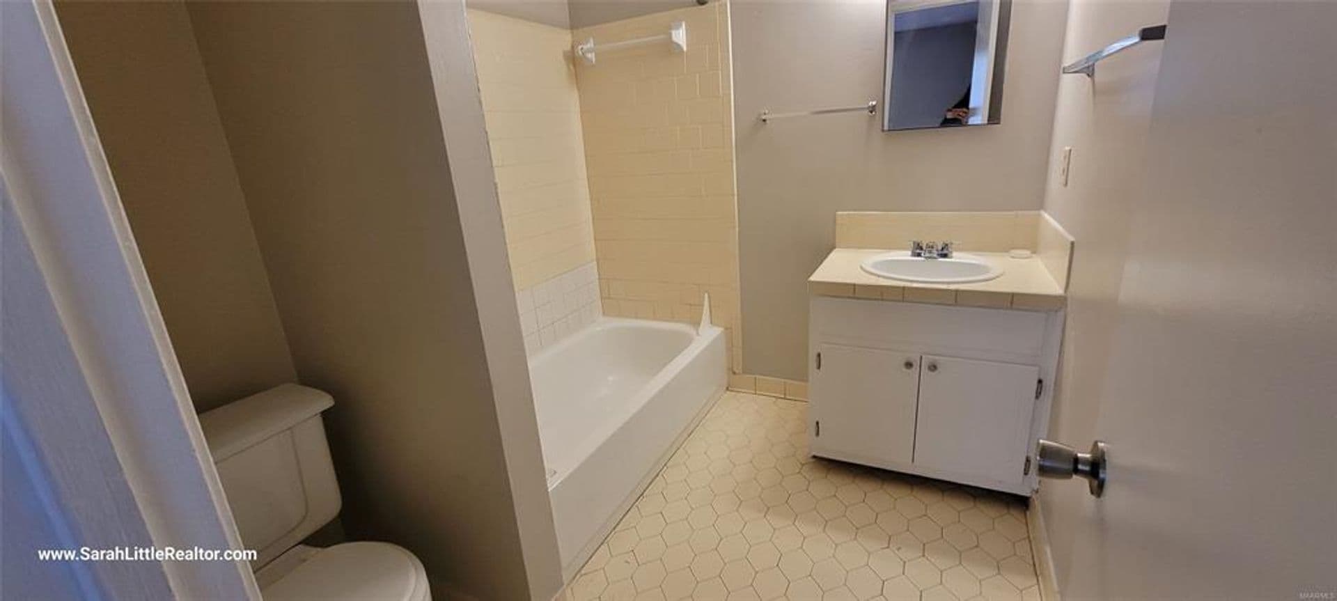 Montgomery House: 416 Glade Park Drive