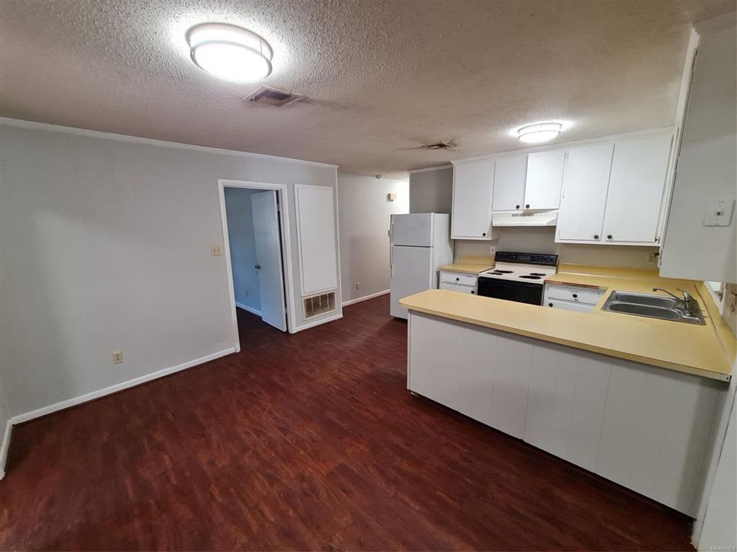 Montgomery House: 616 Fieldbrook Court - 1