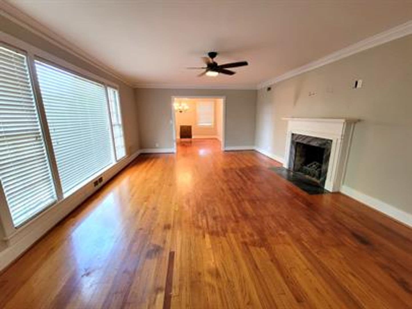 Montgomery House: 4066 Wares Ferry Road