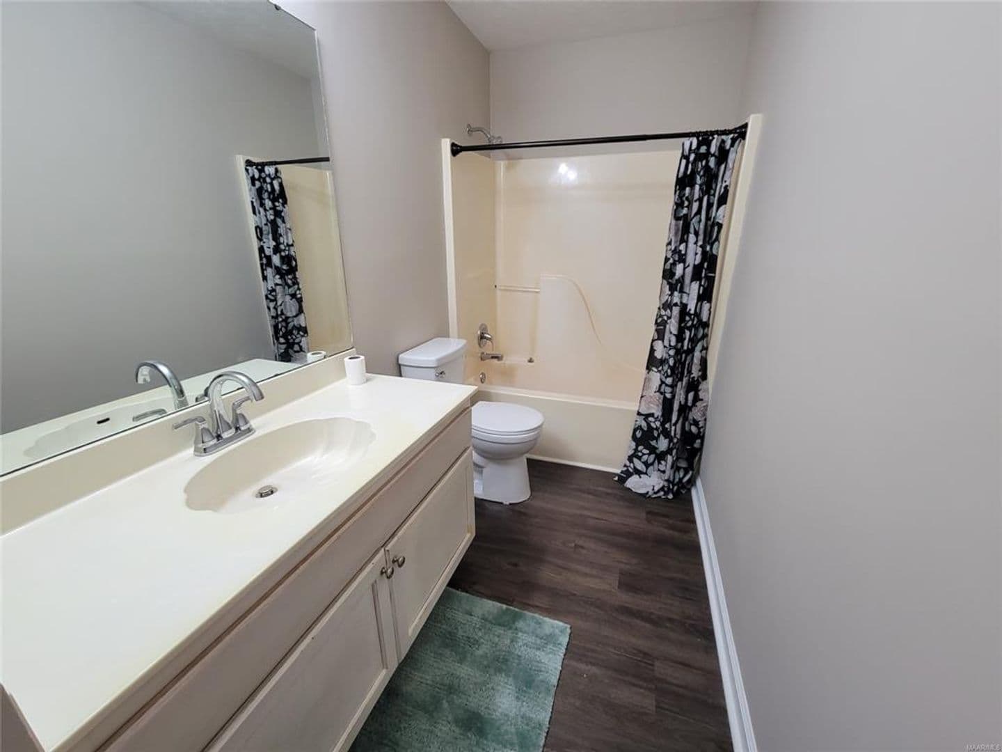 Montgomery House: 6501 Juniper Tree Lane