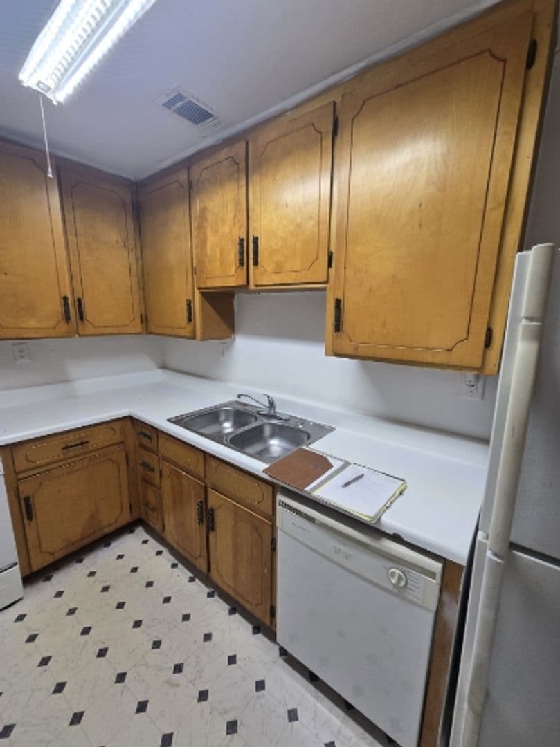 Montgomery House: 2623 Plum Street