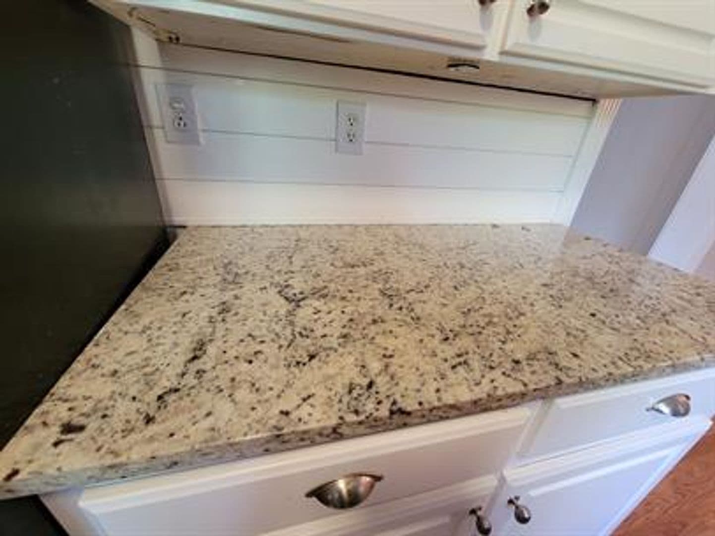 Montgomery House: 4066 Wares Ferry Road
