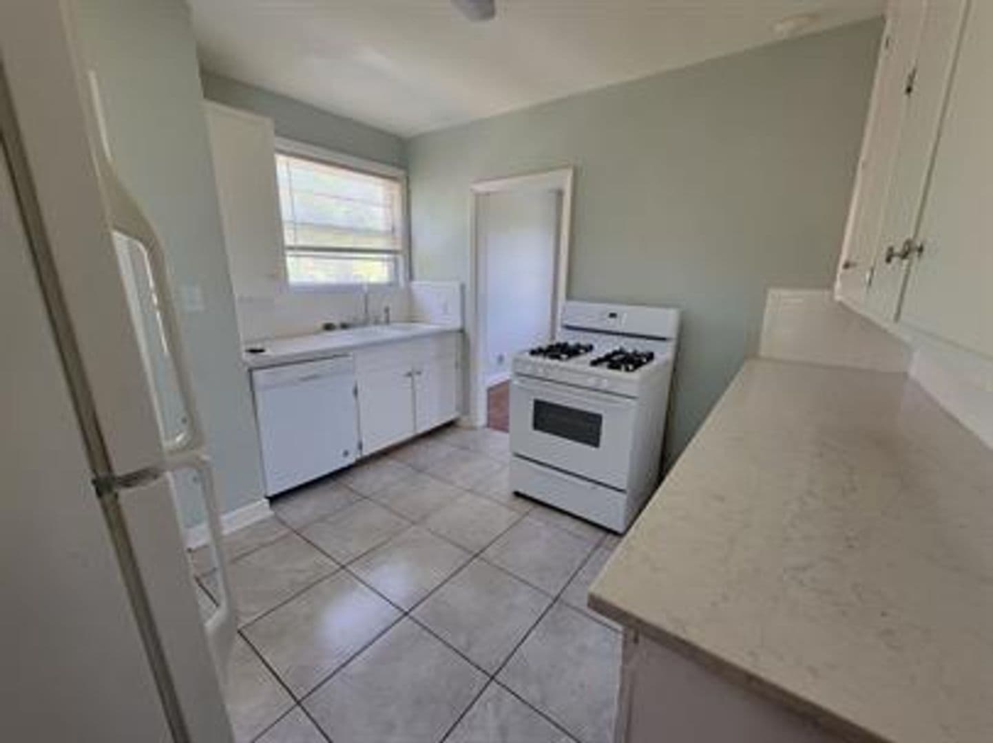 Montgomery Apartment: 7 Calhoun Road