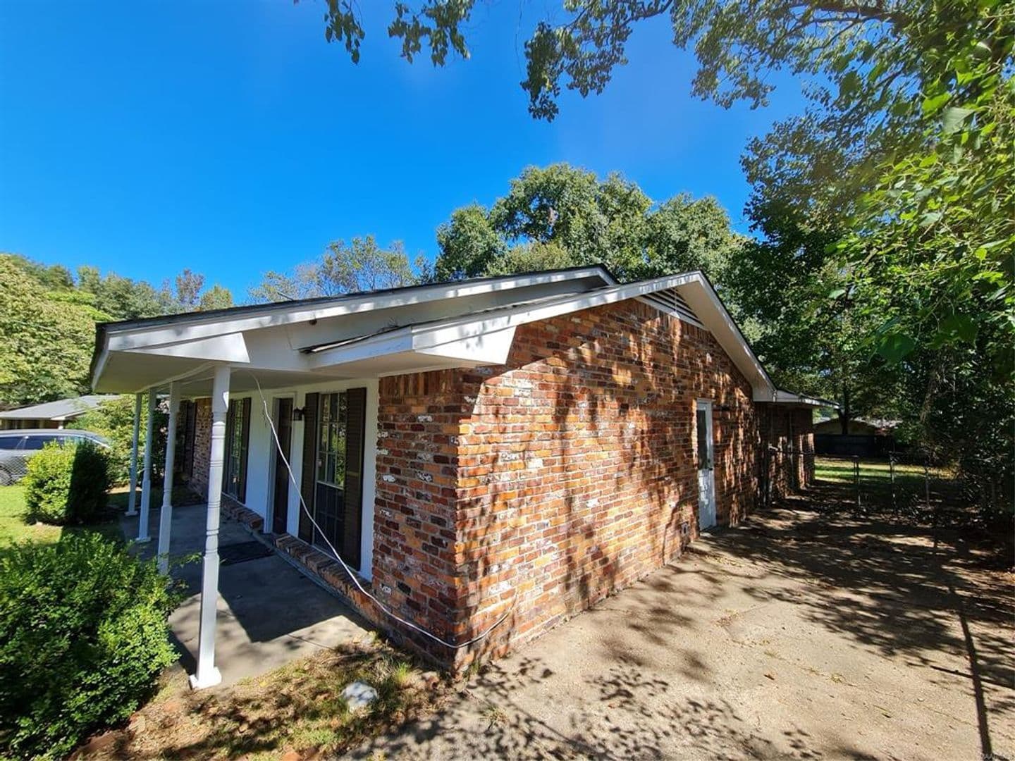 Montgomery House: 616 Fieldbrook Court - 1