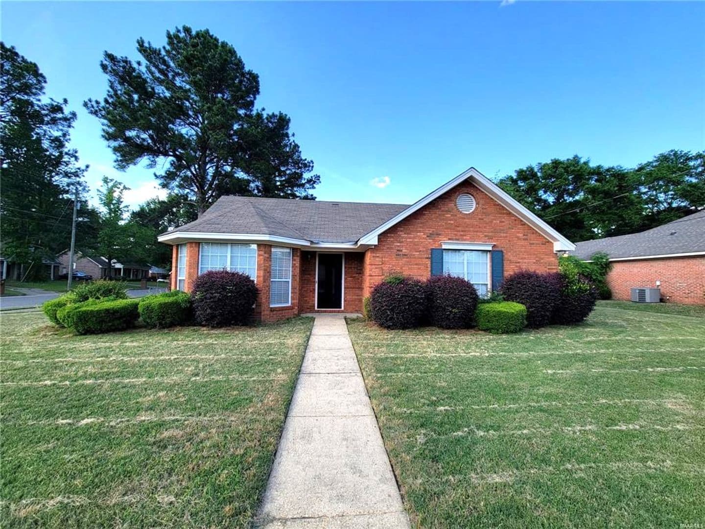 Montgomery House: 6501 Juniper Tree Lane