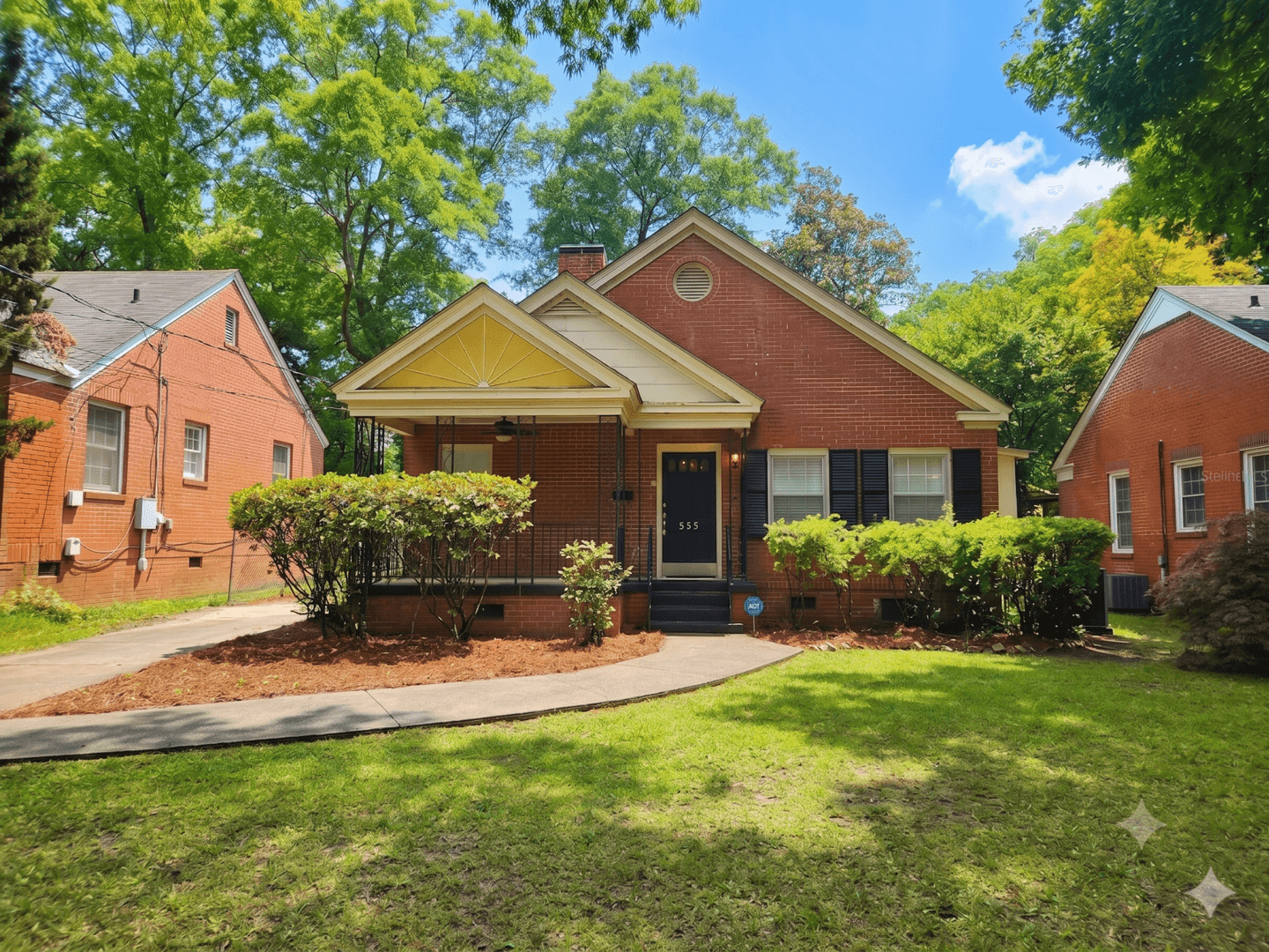 Montgomery House: 555 Morningview