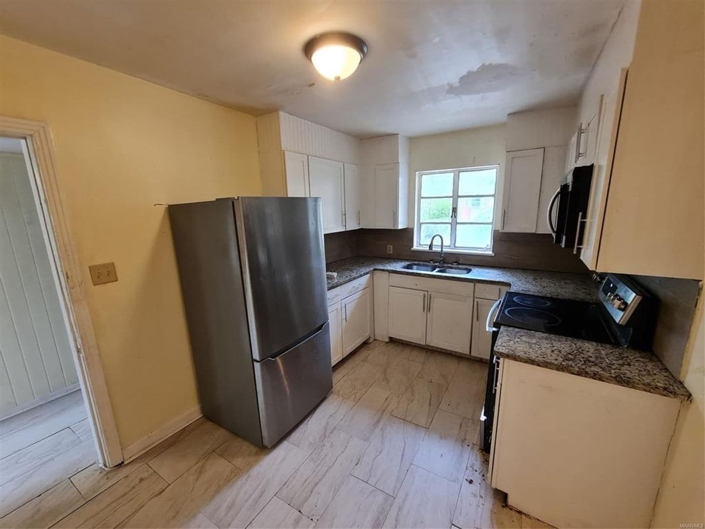 Montgomery House: 1220 Lynwood Drive