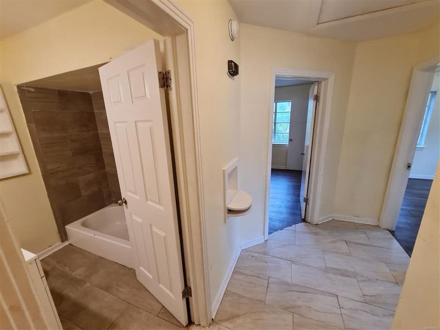 Montgomery House: 1220 Lynwood Drive