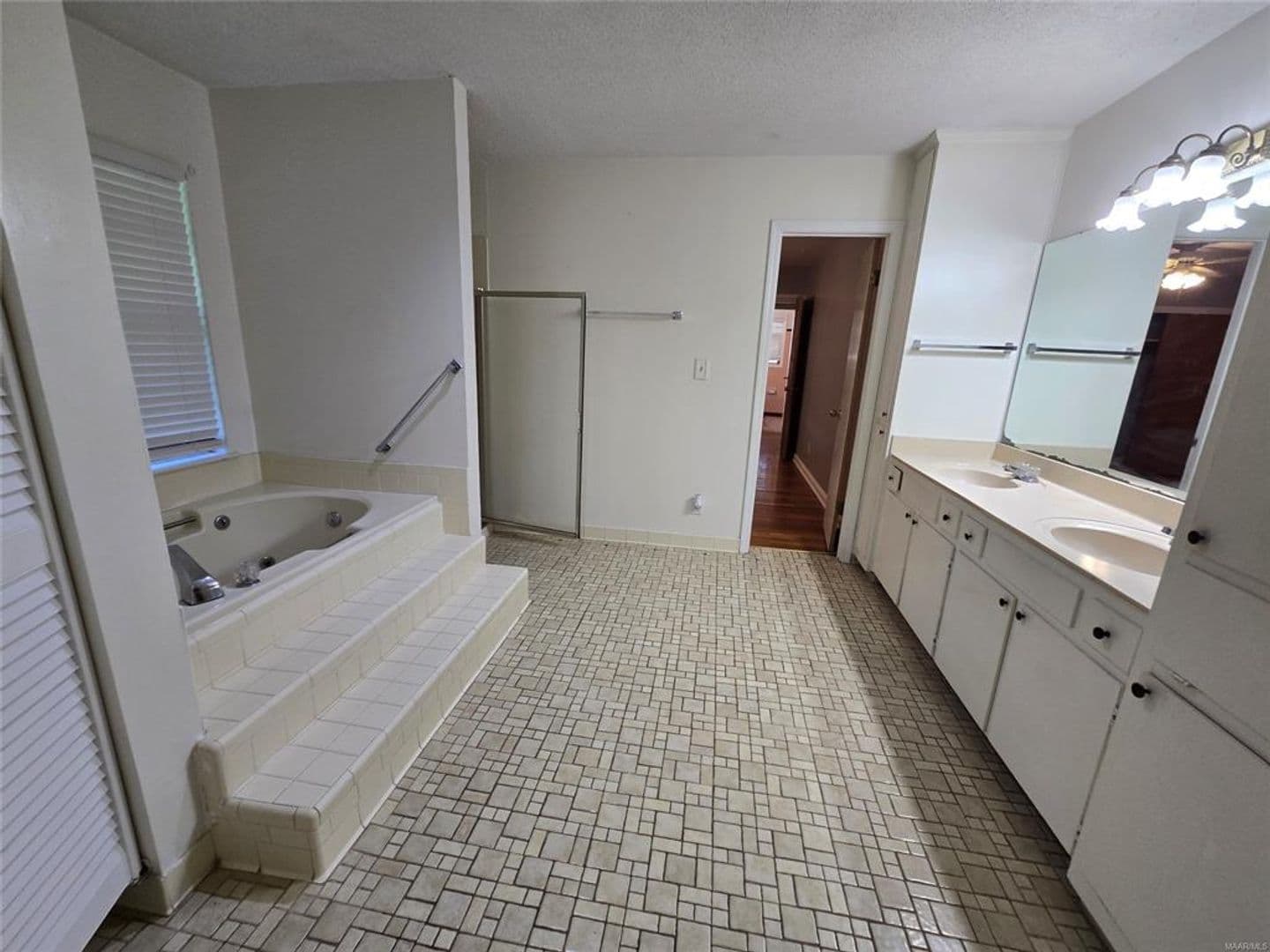 Montgomery Apartment: 111 Easthaven Road