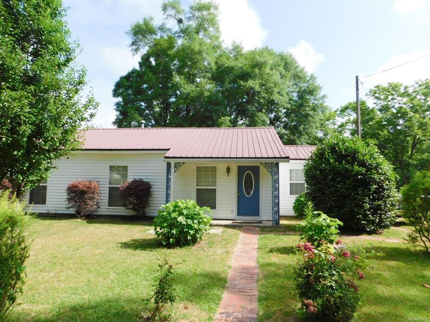 Millbrook Apartment: 3891 Frasier St