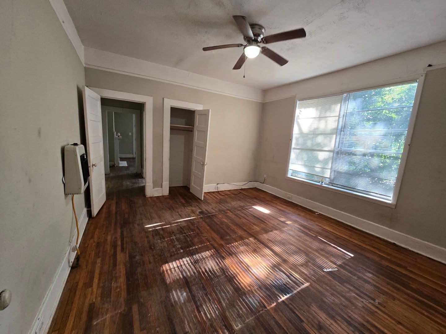 Montgomery Apartment: 2300-2302 Plum Street