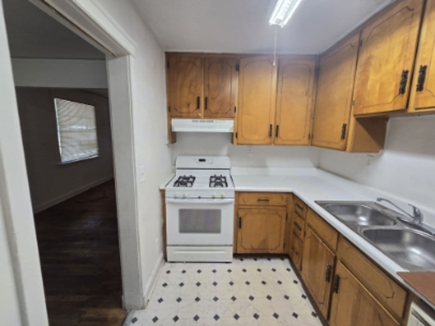 Montgomery House: 2623 Plum Street