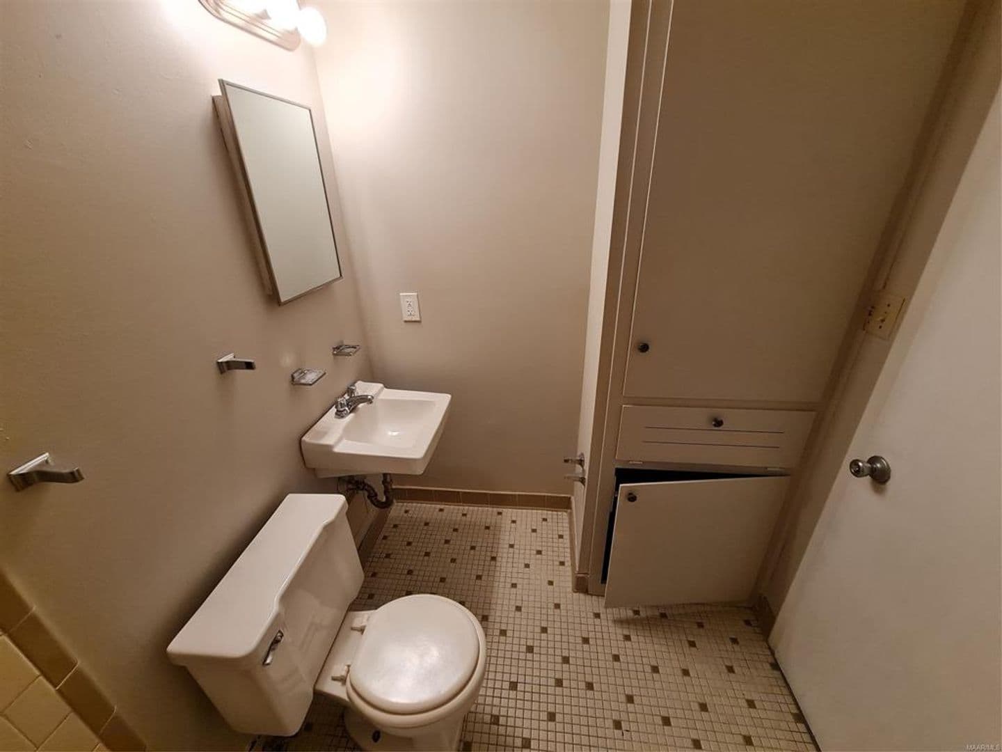 Montgomery House: 616 Fieldbrook Court - 1