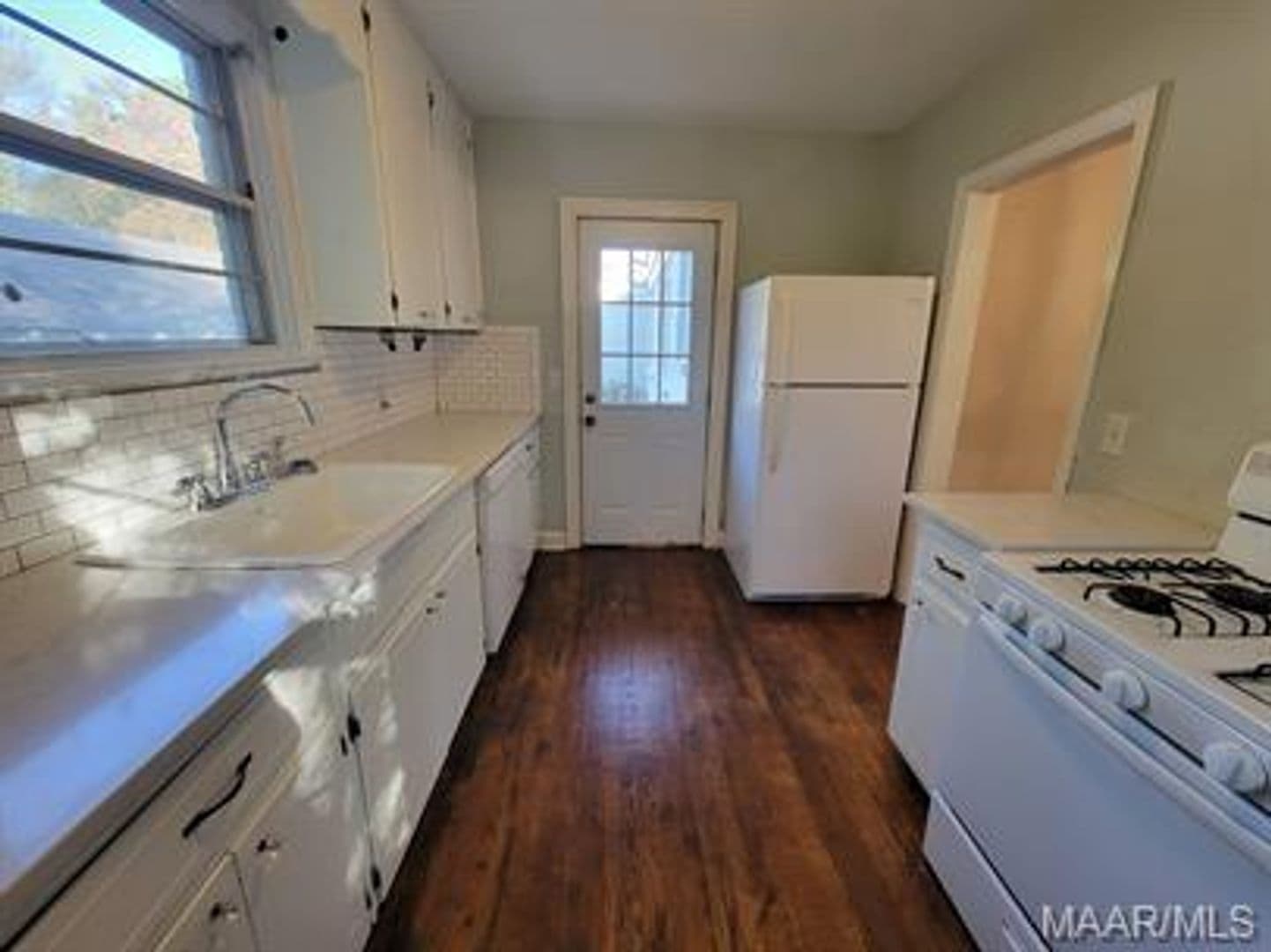 Montgomery Apartment: 7 Calhoun Road