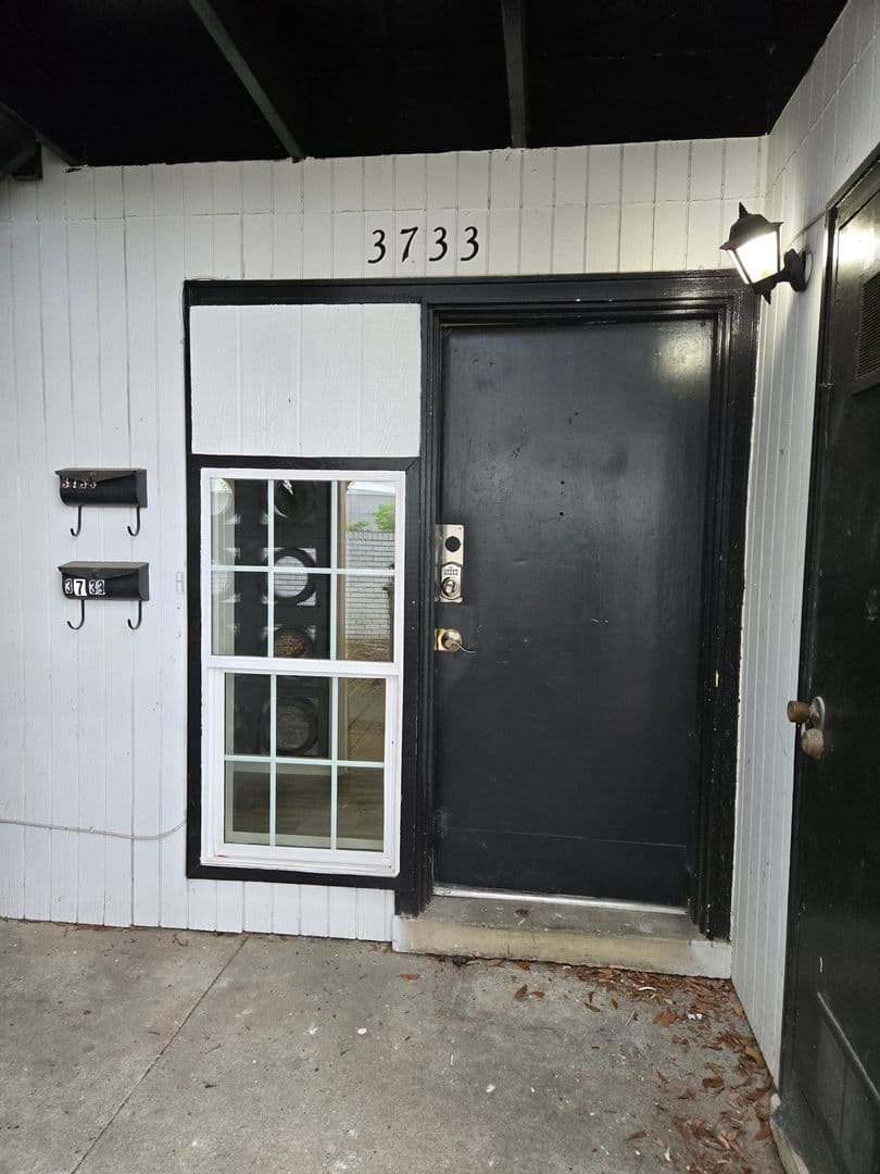 Montgomery Apartment: 3701 Wesley Drive