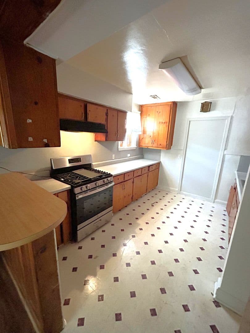 Montgomery House: 3616 Gaston Avenue