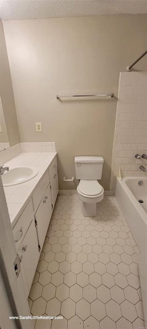 Montgomery House: 416 Glade Park Drive