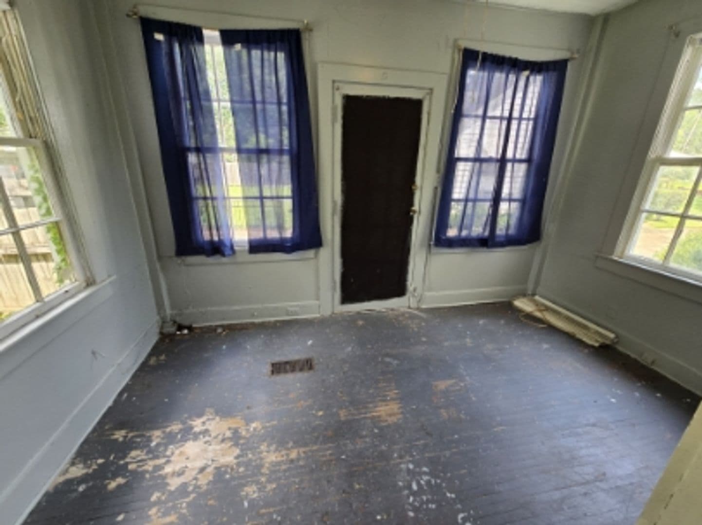 Montgomery Apartment: 139 Mount Vernon Drive