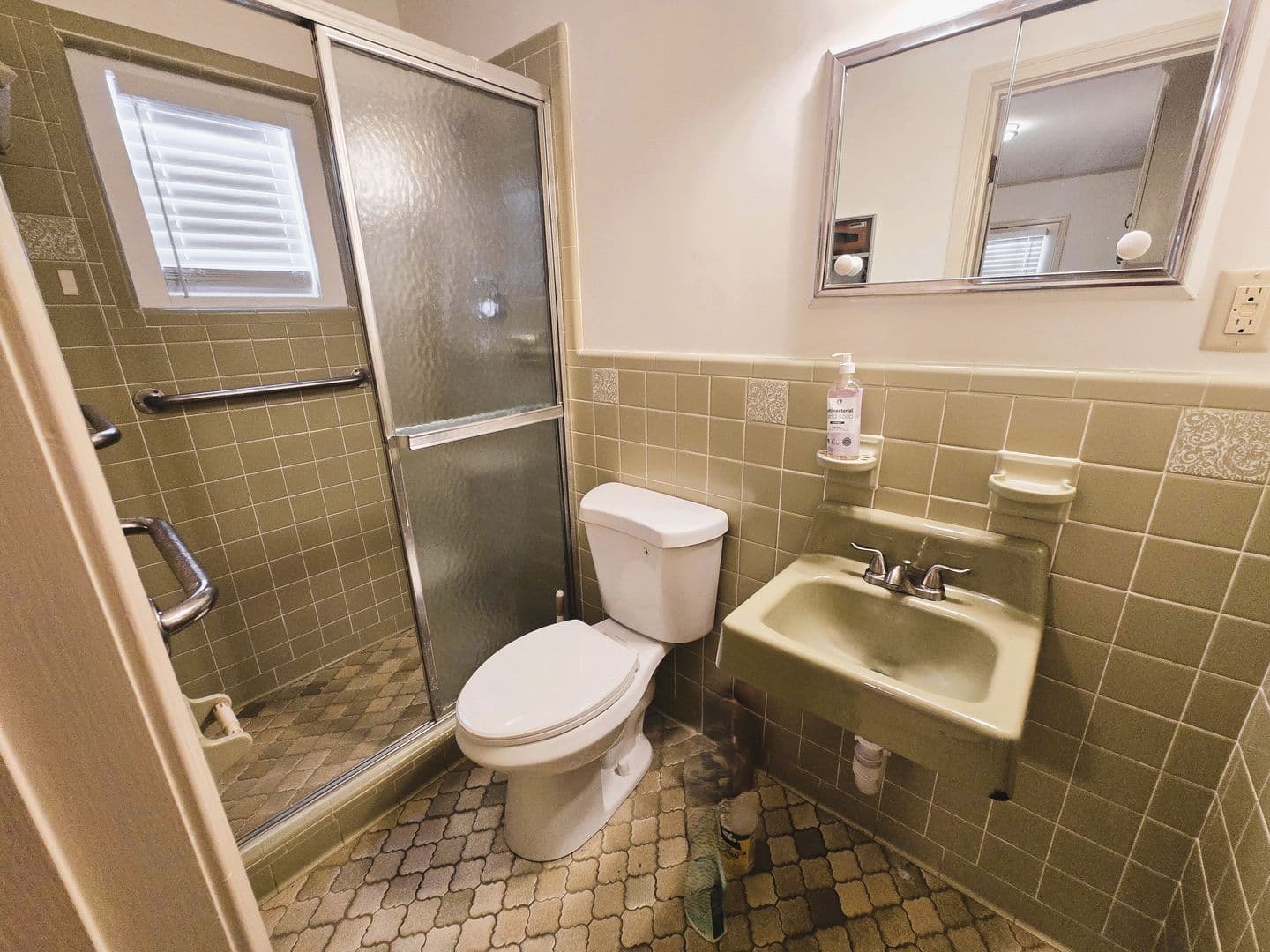 Montgomery House: 6212 Henley Way