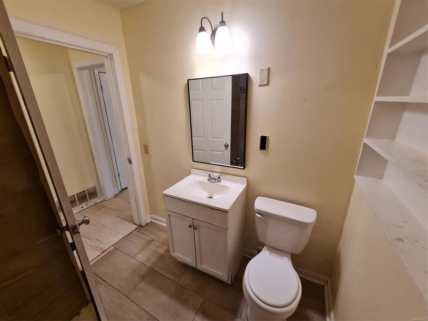 Montgomery House: 1220 Lynwood Drive