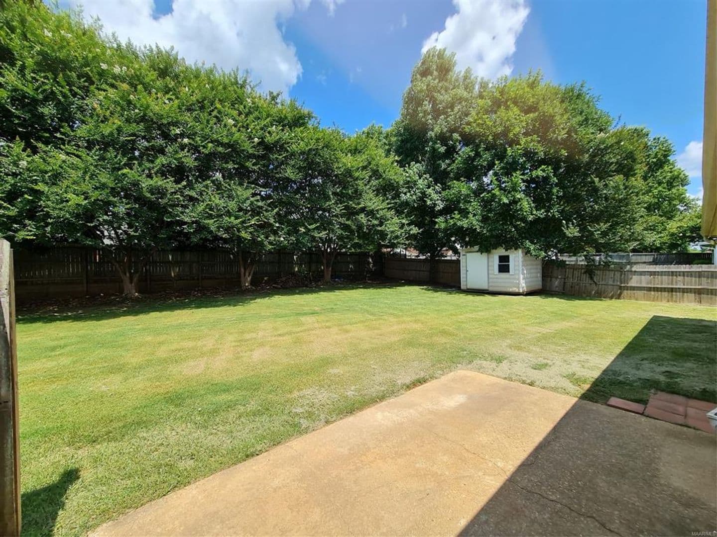 Deatsville House: 61 Old Orchard Road