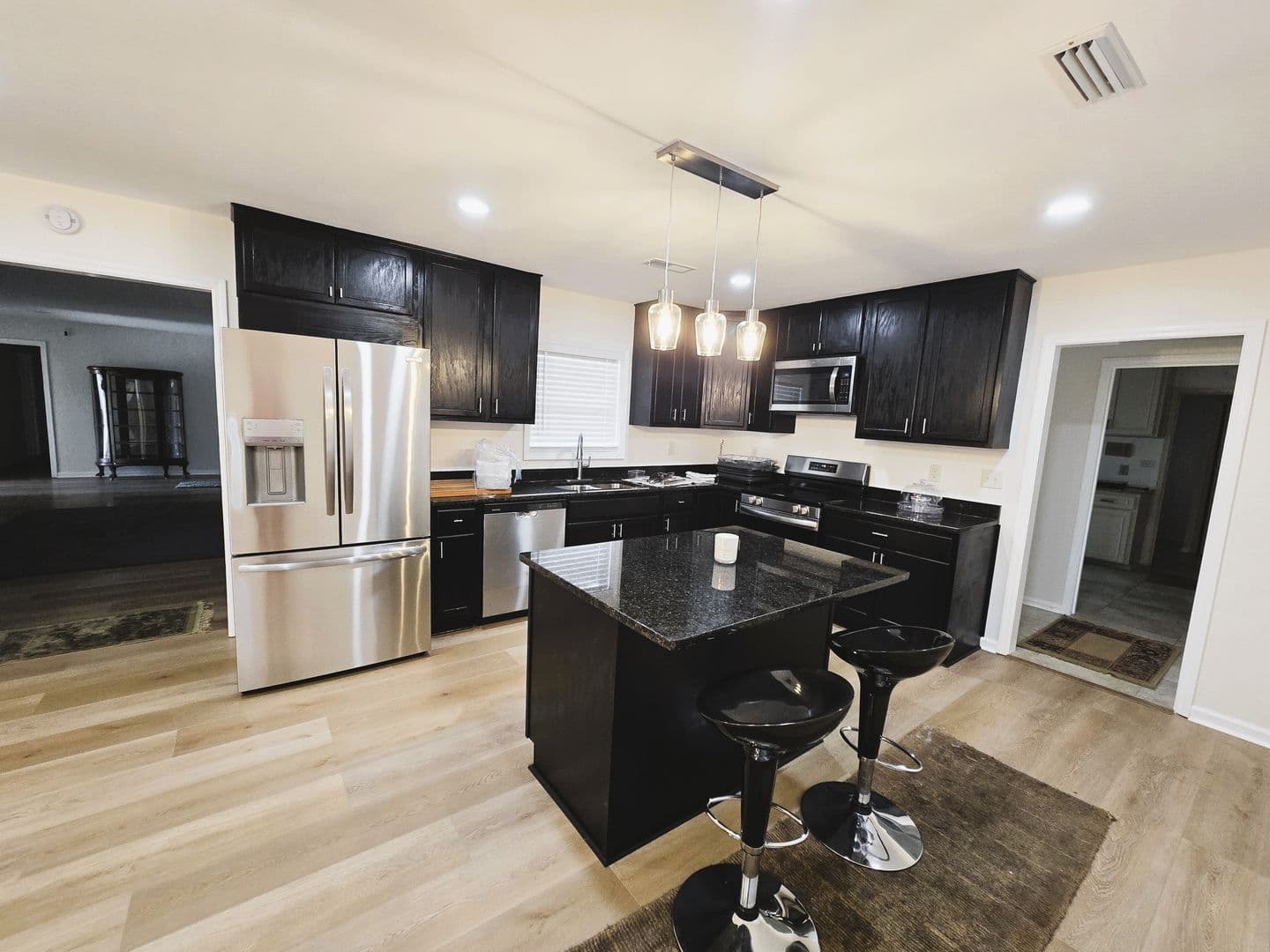 Montgomery House: 6212 Henley Way