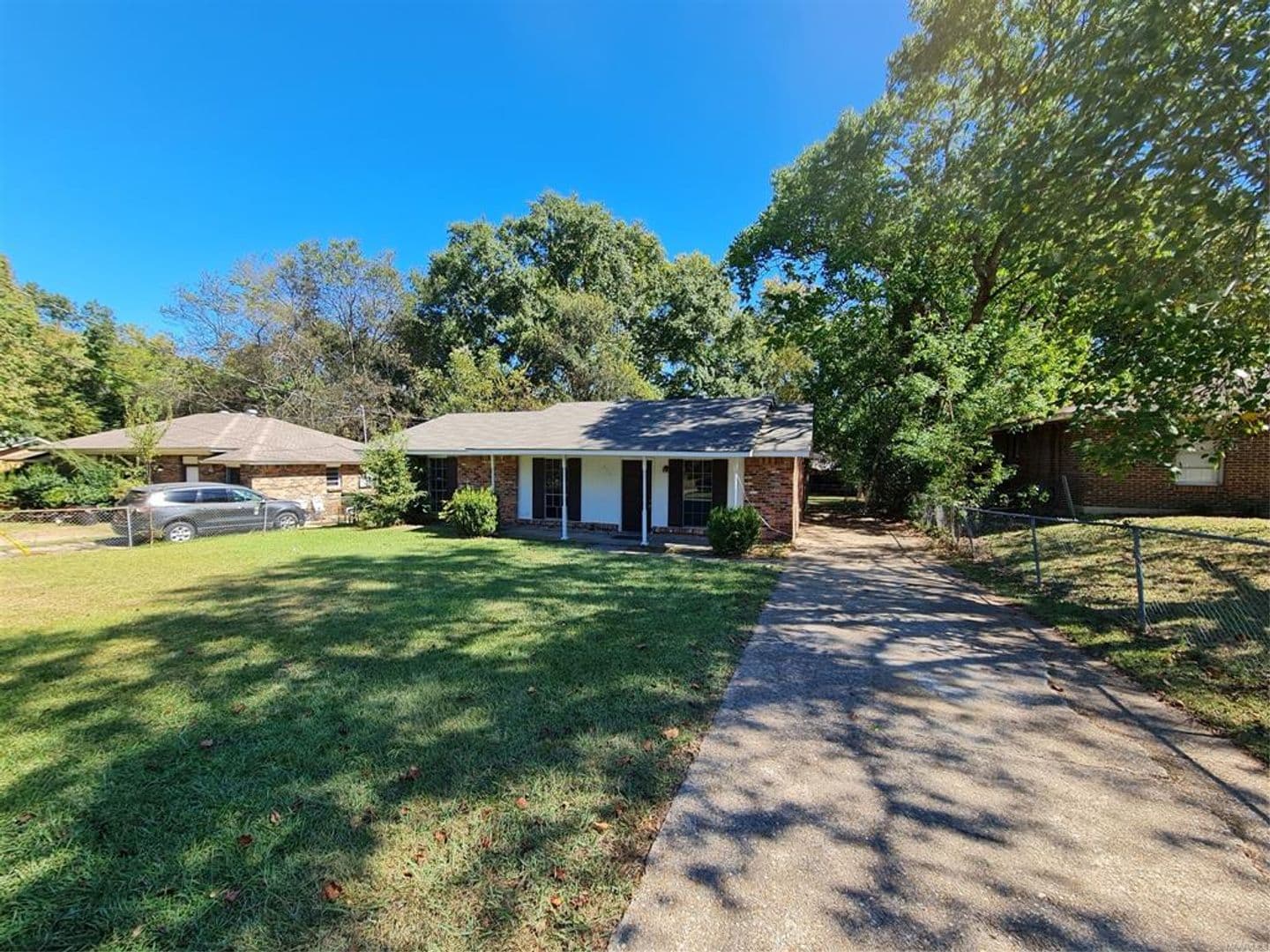 Montgomery House: 616 Fieldbrook Court - 1