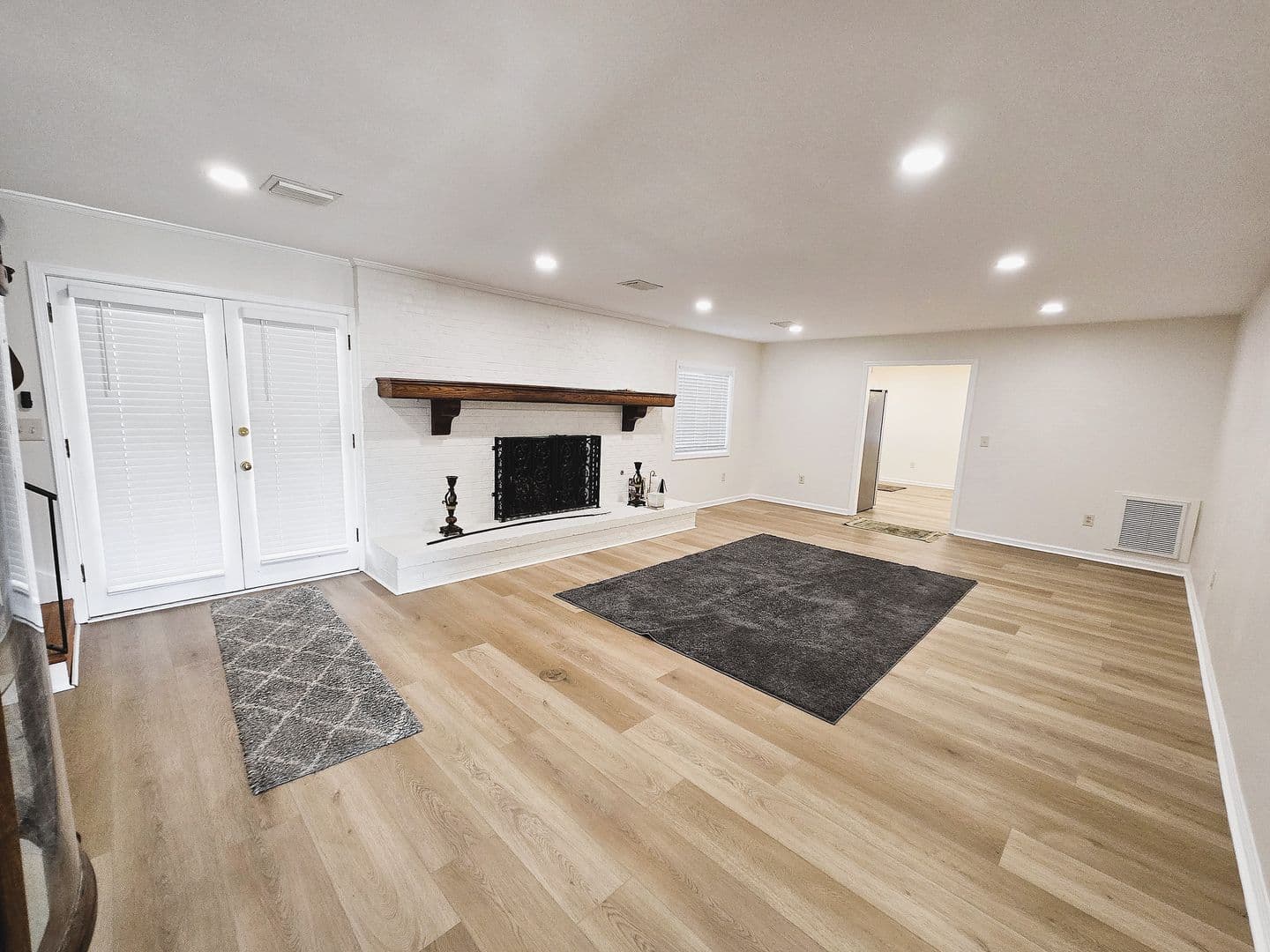 Montgomery House: 6212 Henley Way