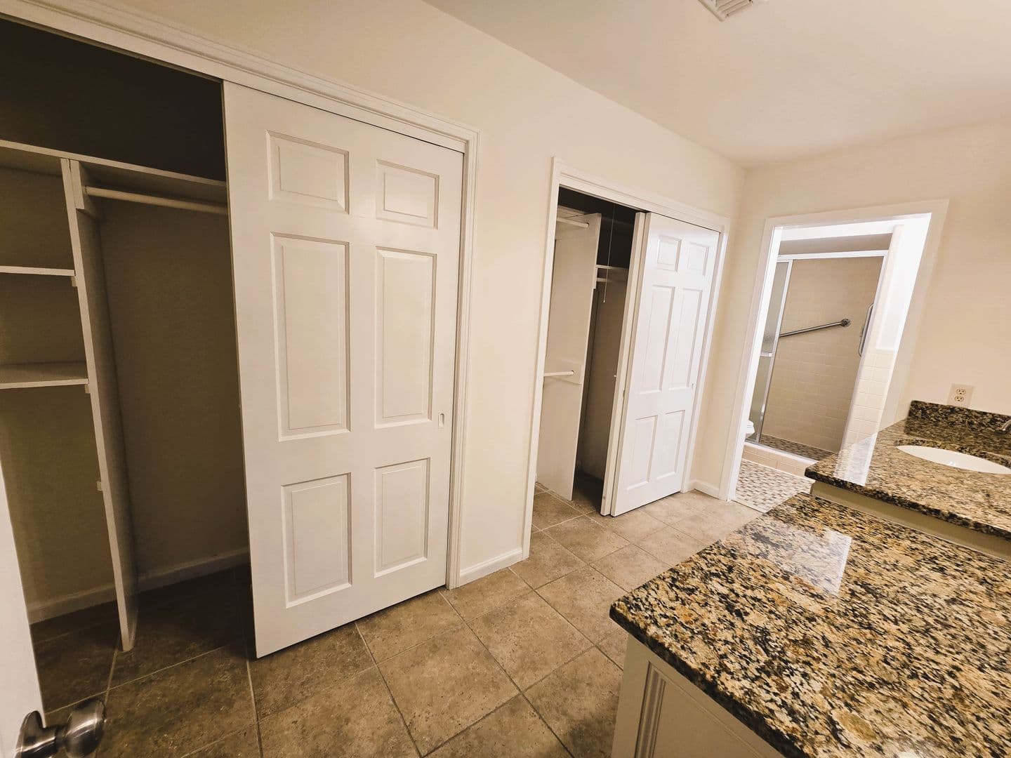 Montgomery House: 6212 Henley Way