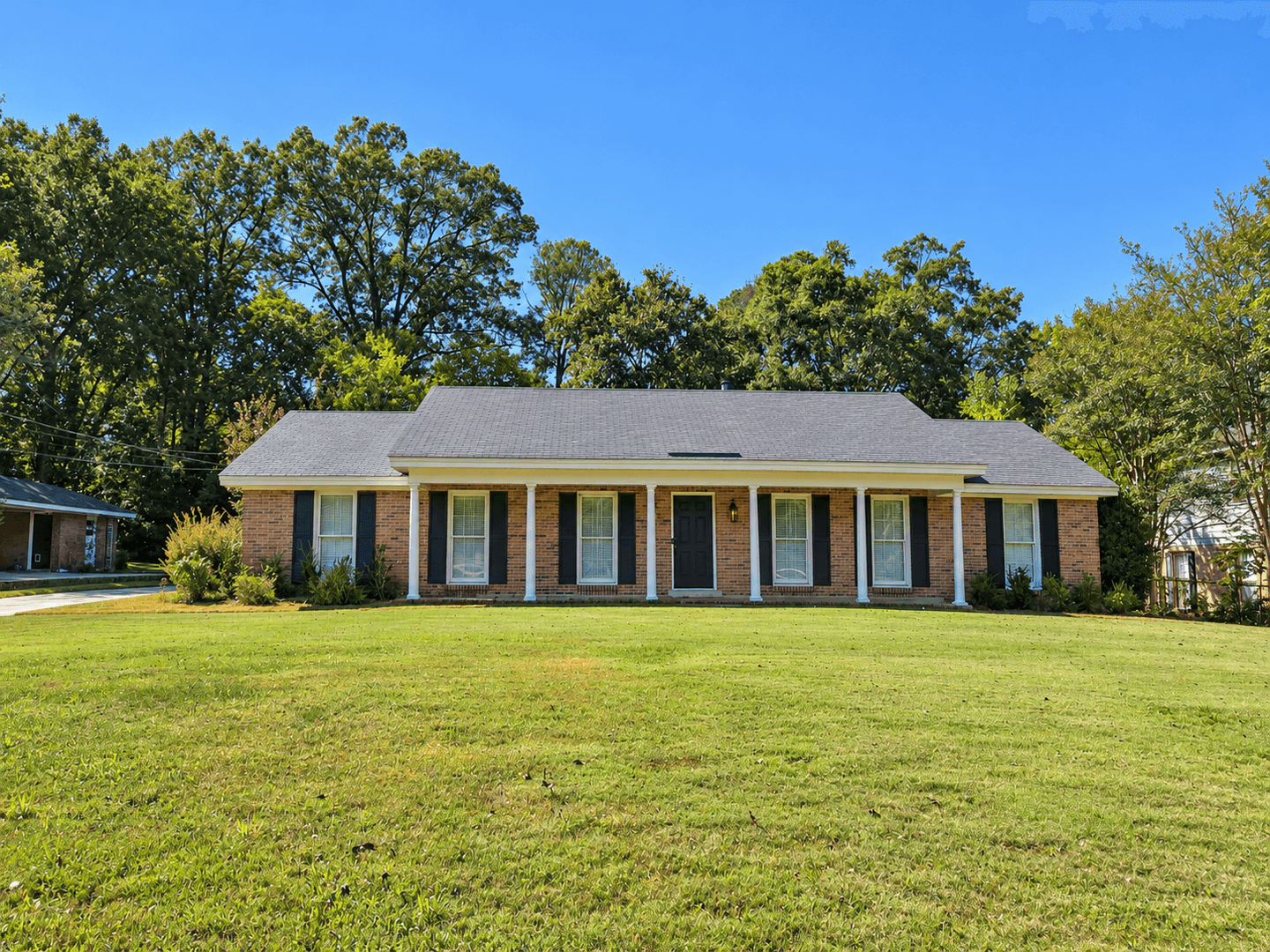 Montgomery House: 1726 Fairforest Dr