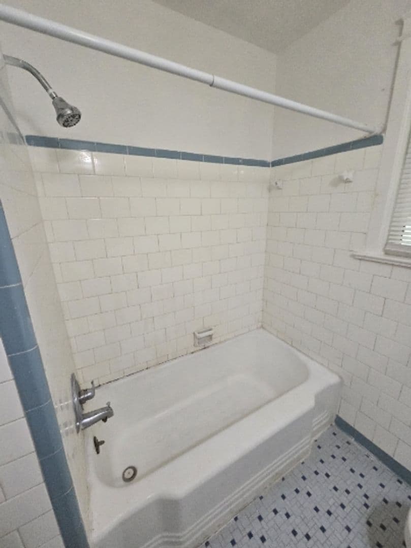 Montgomery House: 2623 Plum Street