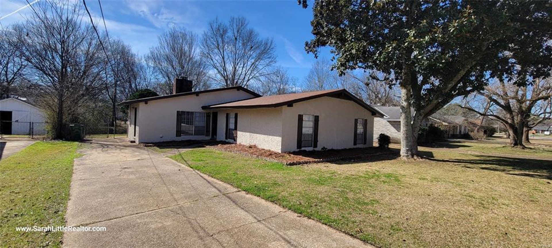 Montgomery House: 416 Glade Park Drive