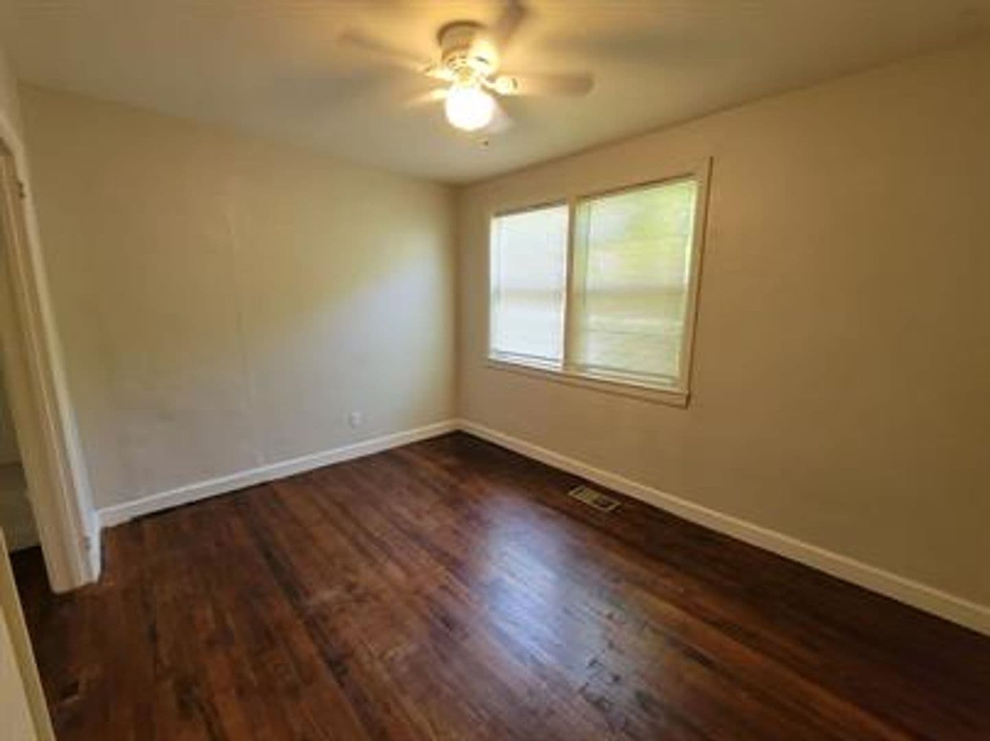Montgomery Apartment: 7 Calhoun Road