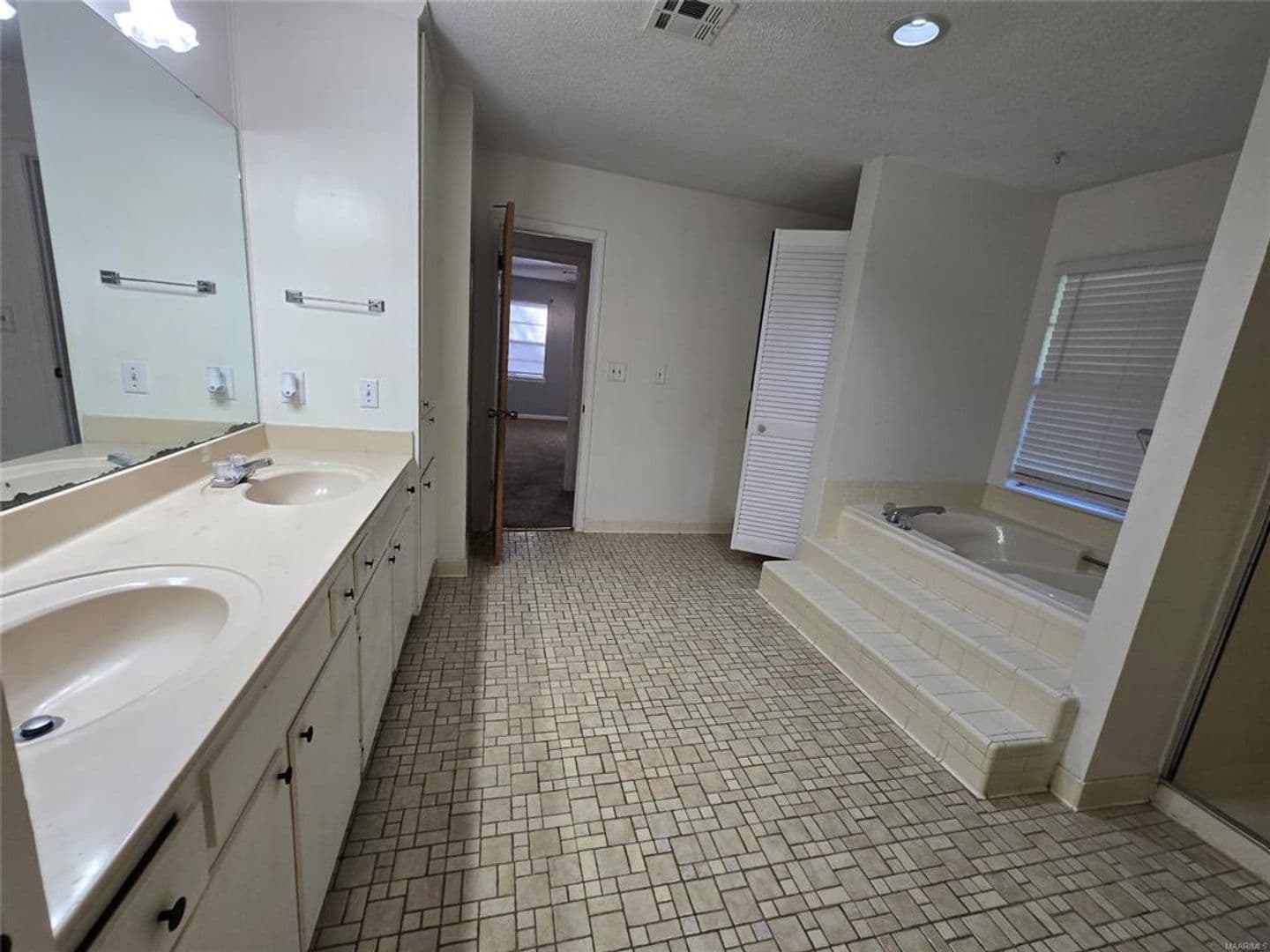 Montgomery Apartment: 111 Easthaven Road
