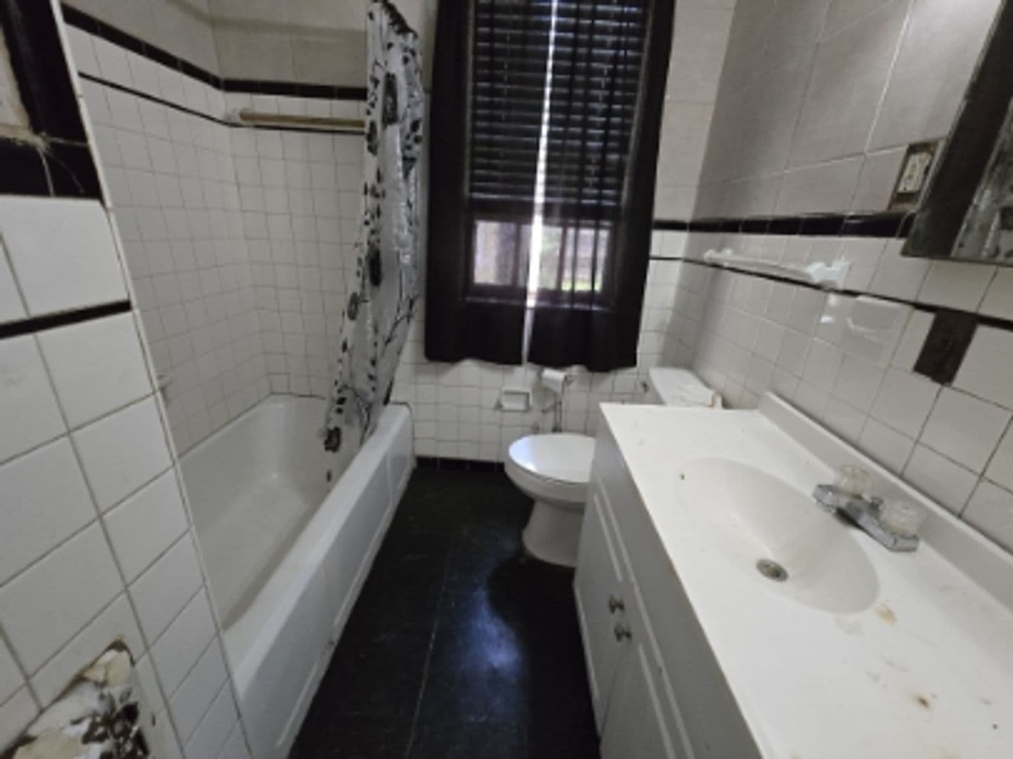 Montgomery Apartment: 139 Mount Vernon Drive