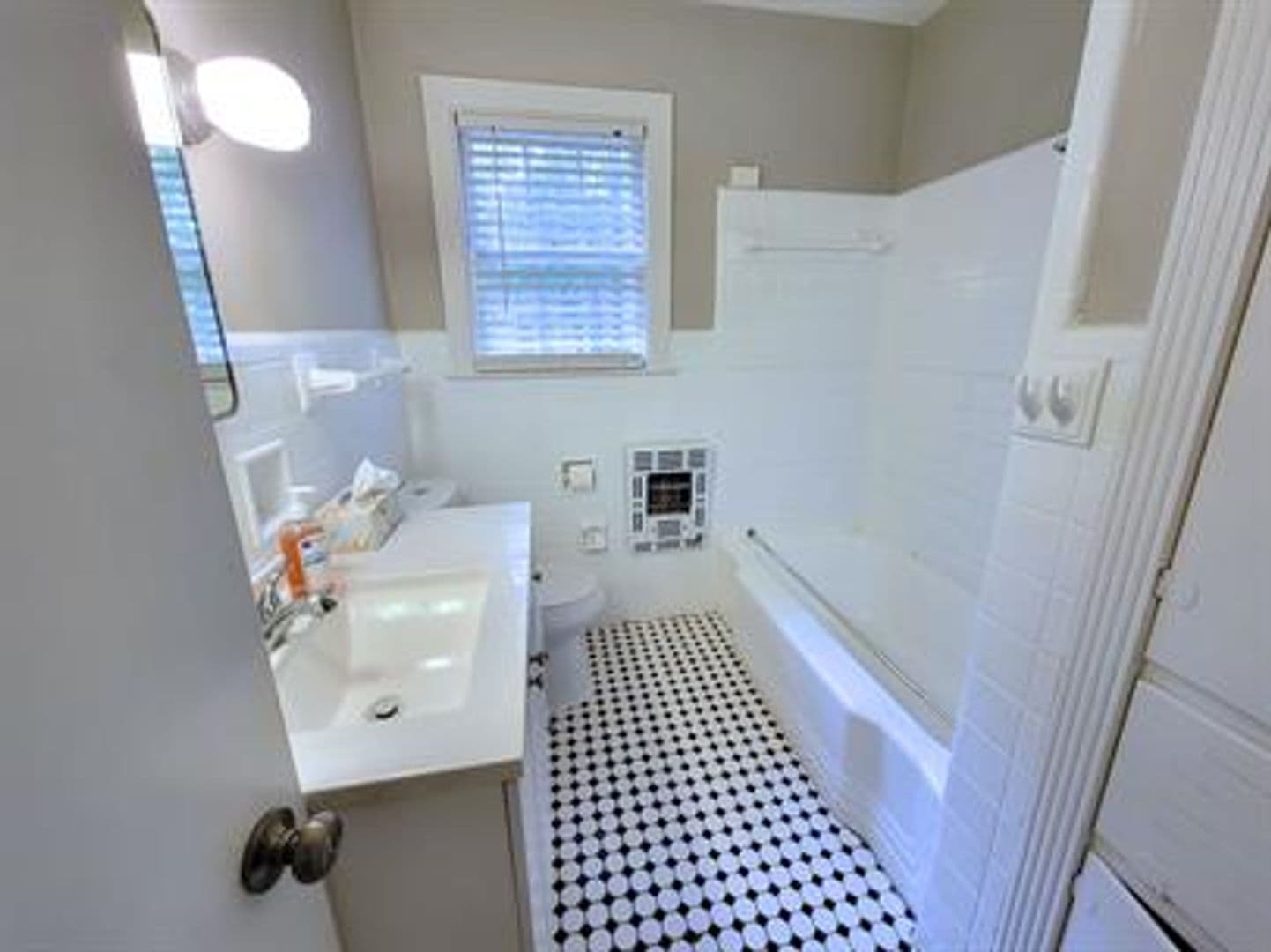 Montgomery House: 4066 Wares Ferry Road