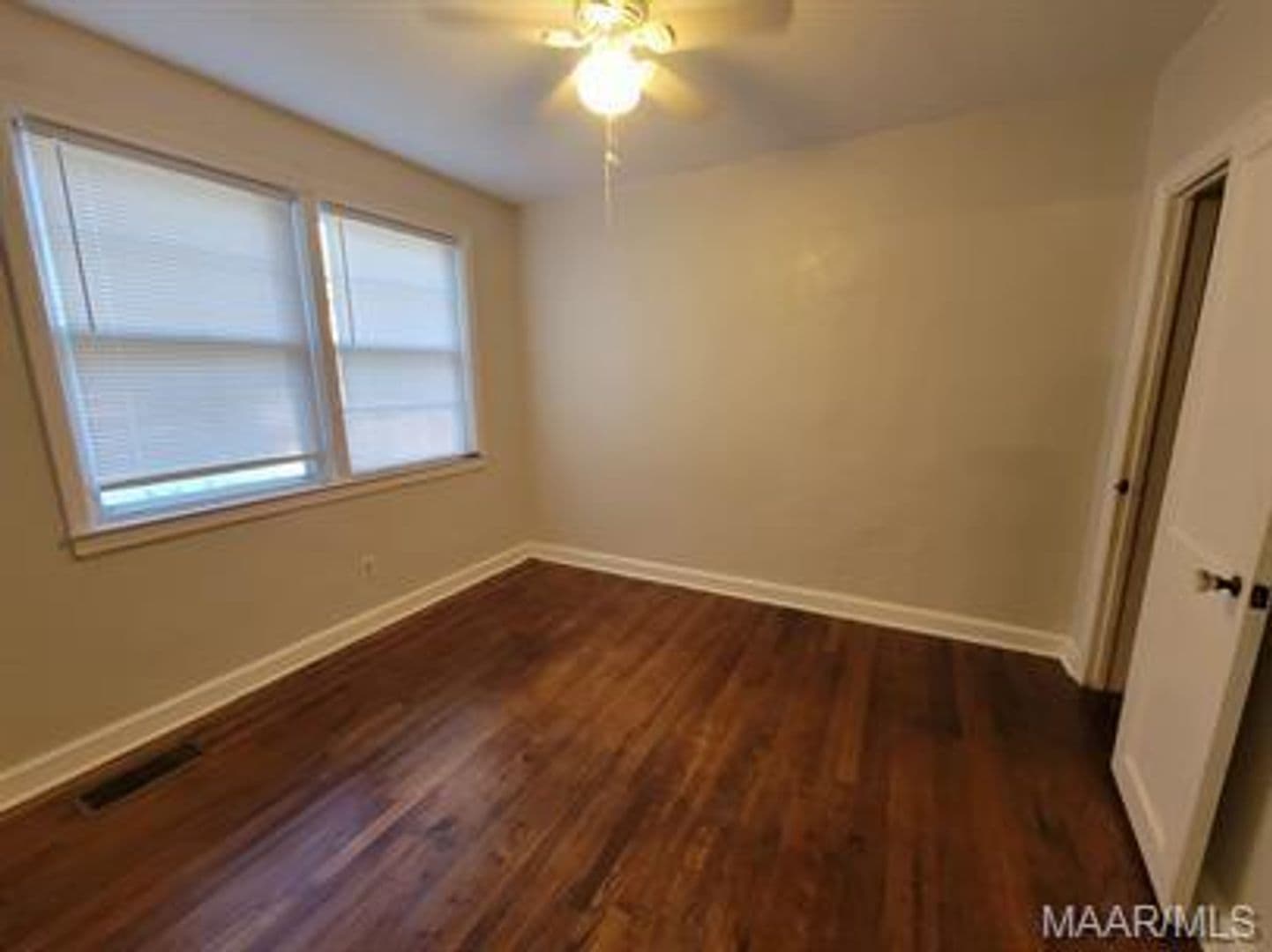 Montgomery Apartment: 7 Calhoun Road