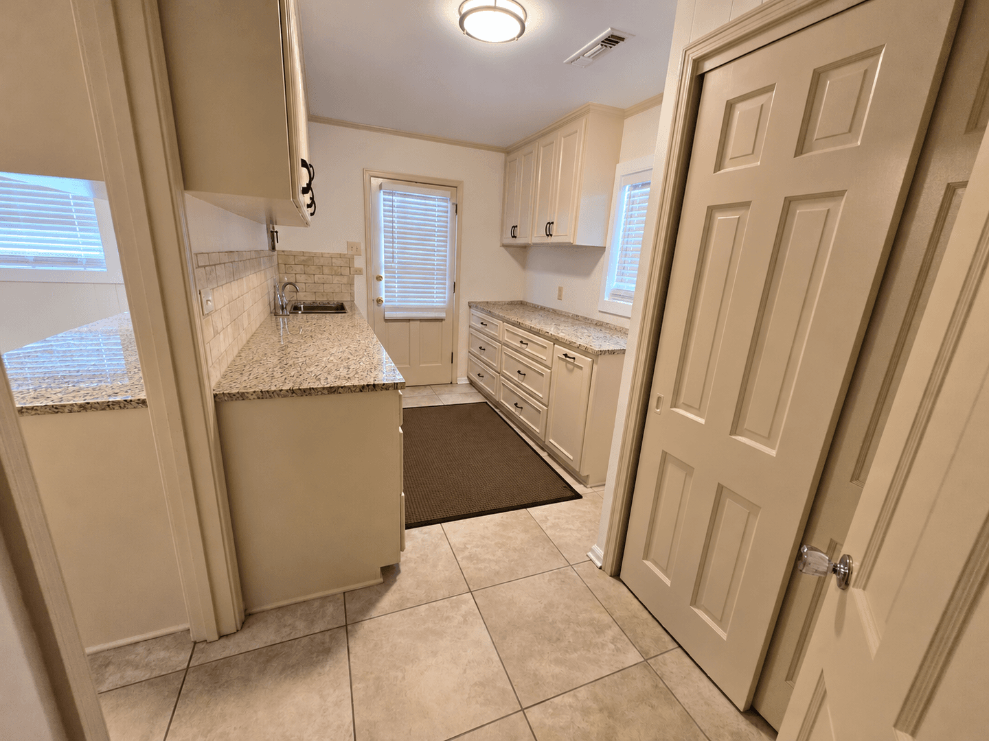 Montgomery House: 6212 Henley Way