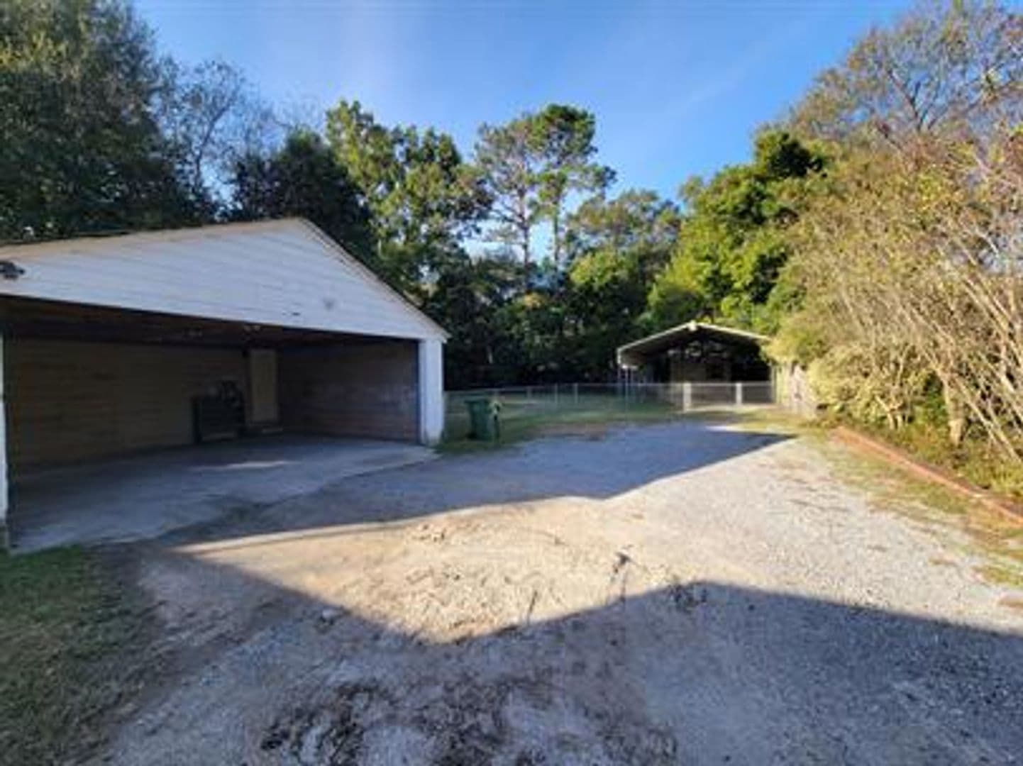 Montgomery Apartment: 7 Calhoun Road
