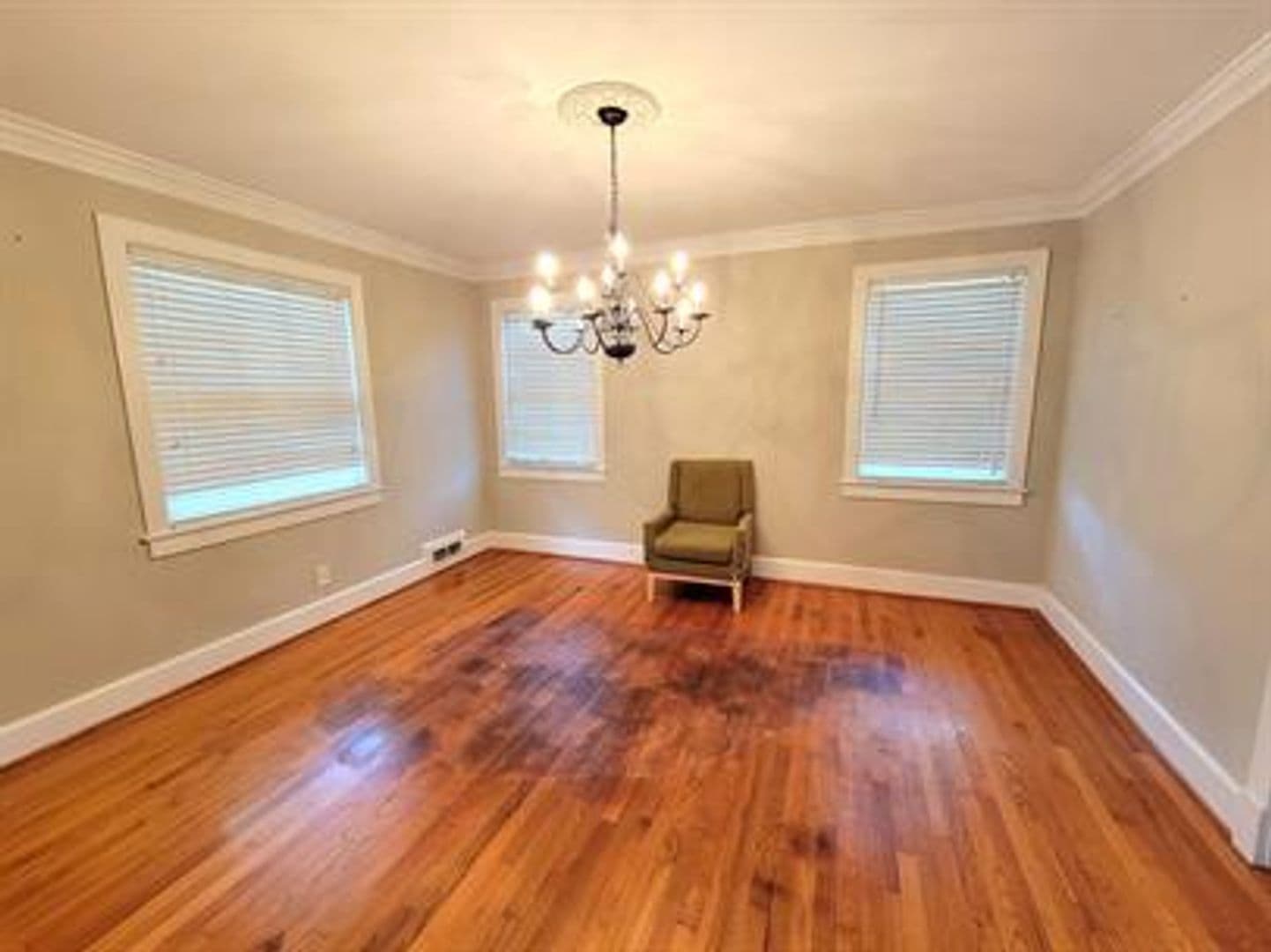 Montgomery House: 4066 Wares Ferry Road