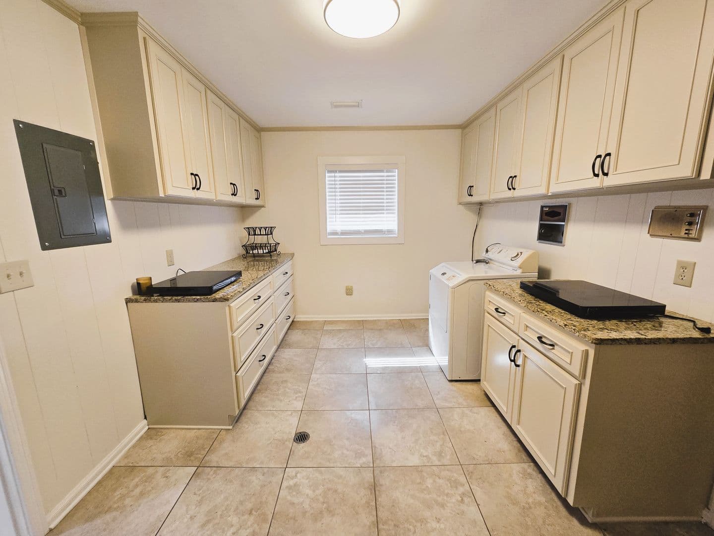 Montgomery House: 6212 Henley Way