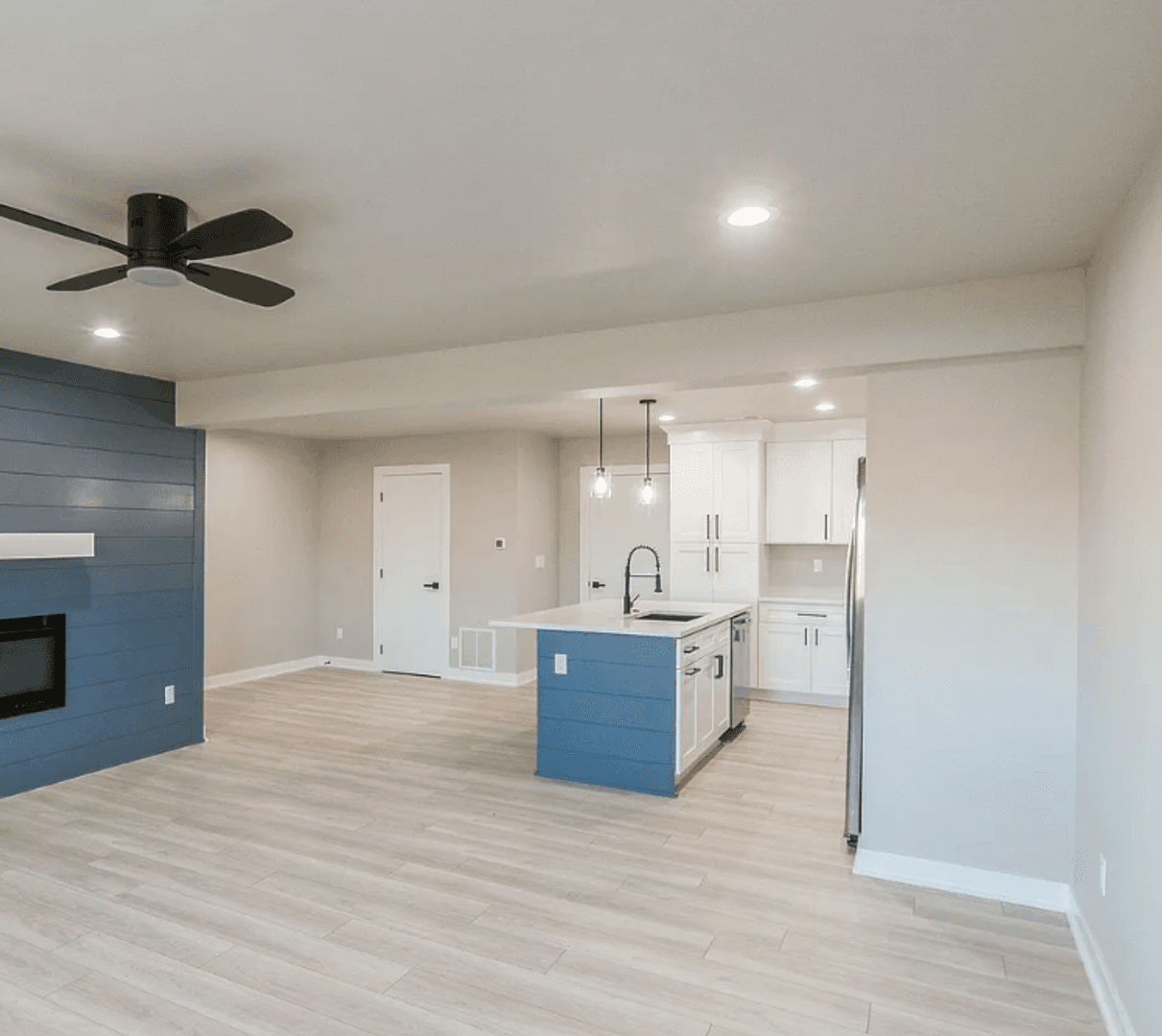 Urbandale Townhome: 14405 Springbrook Trail