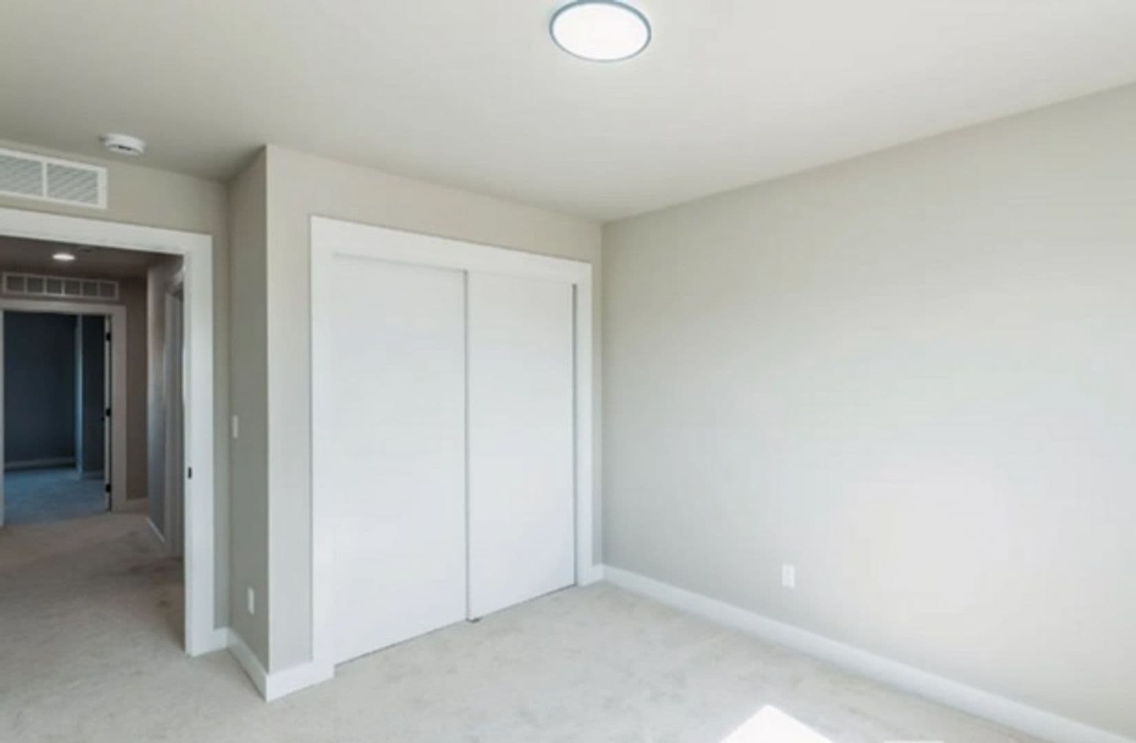 Urbandale Townhome: 14420 Springbrook Trail