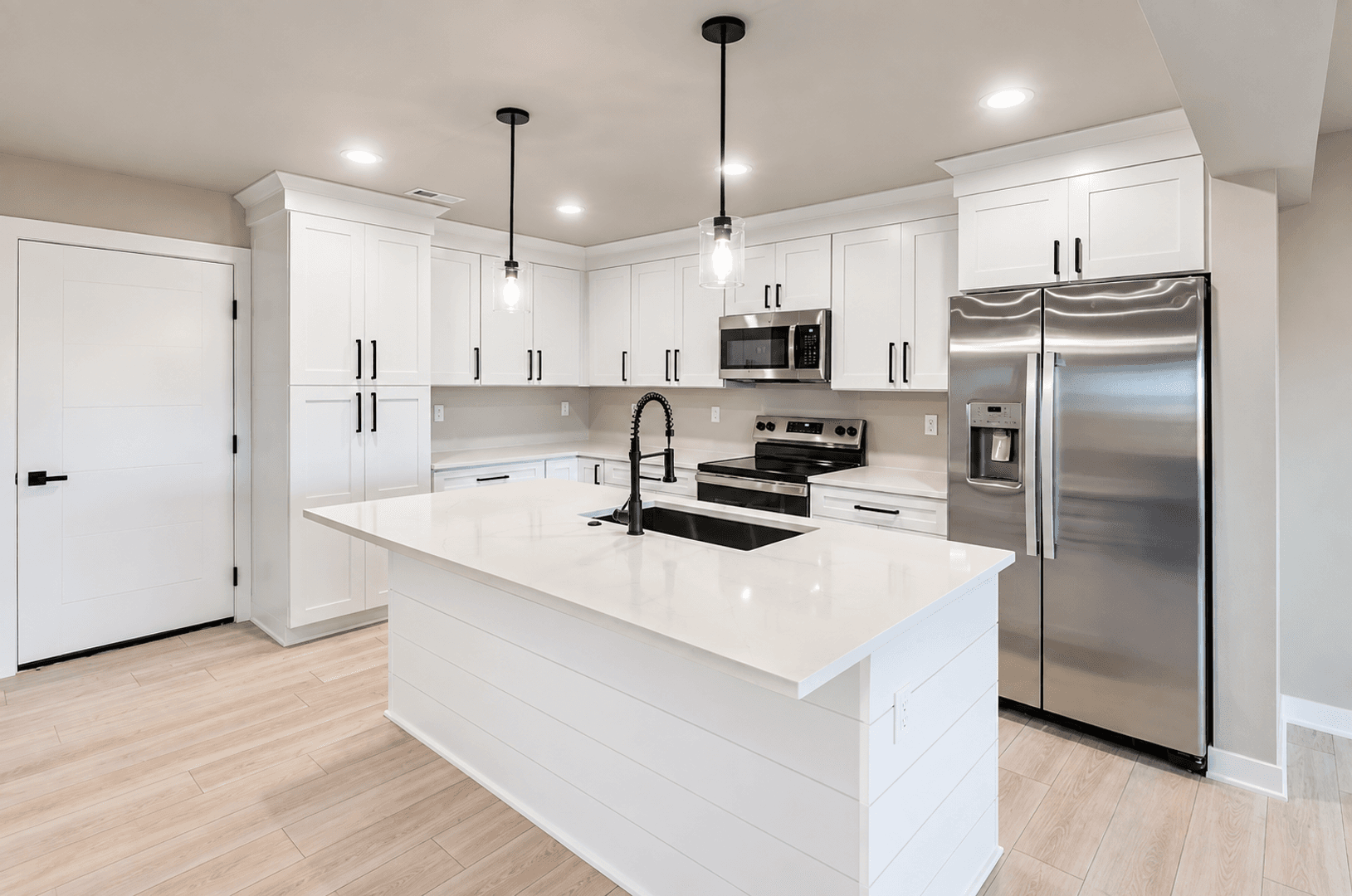 Urbandale Townhome: 14433 Springbrook Trail