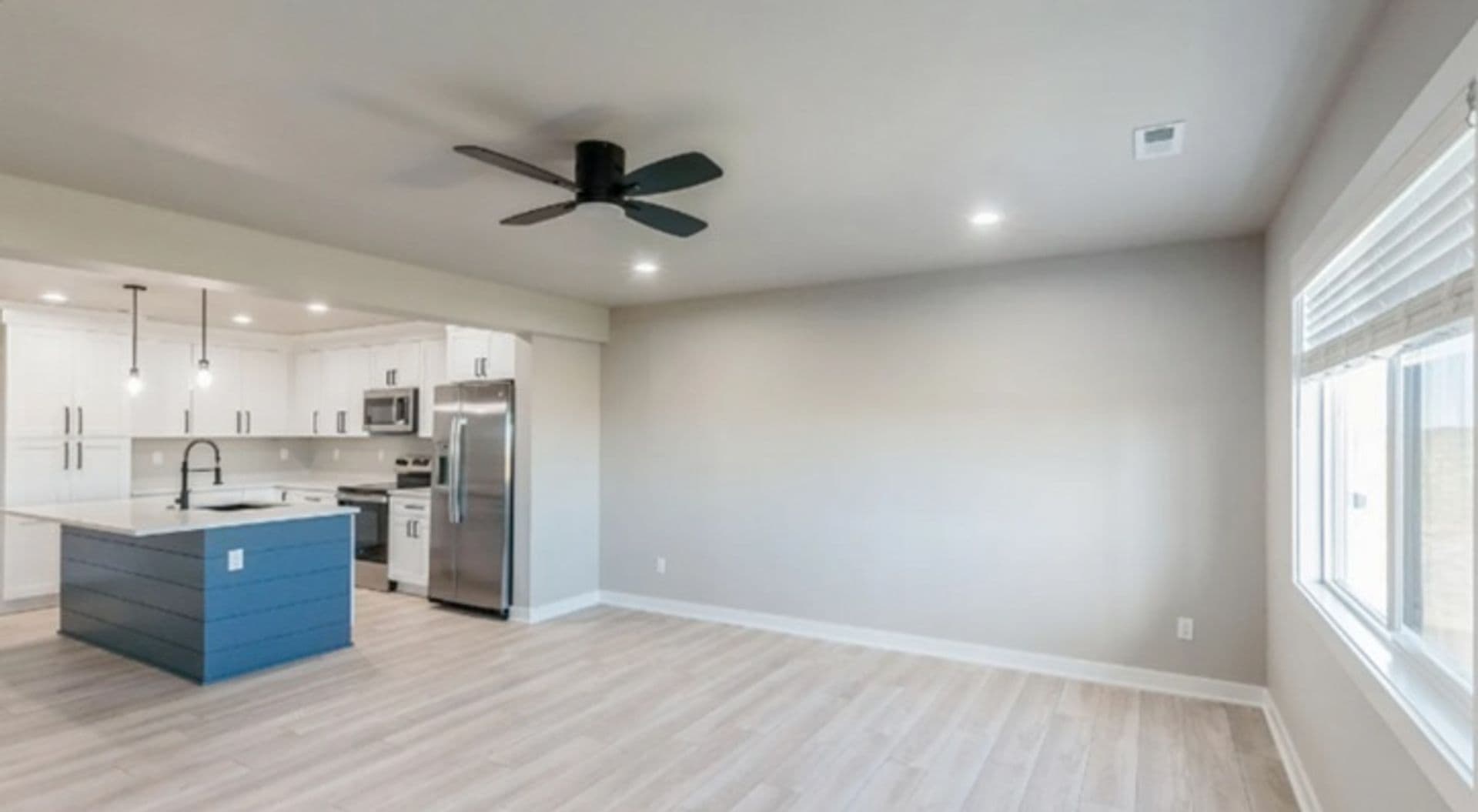 Urbandale Townhome: 14420 Springbrook Trail