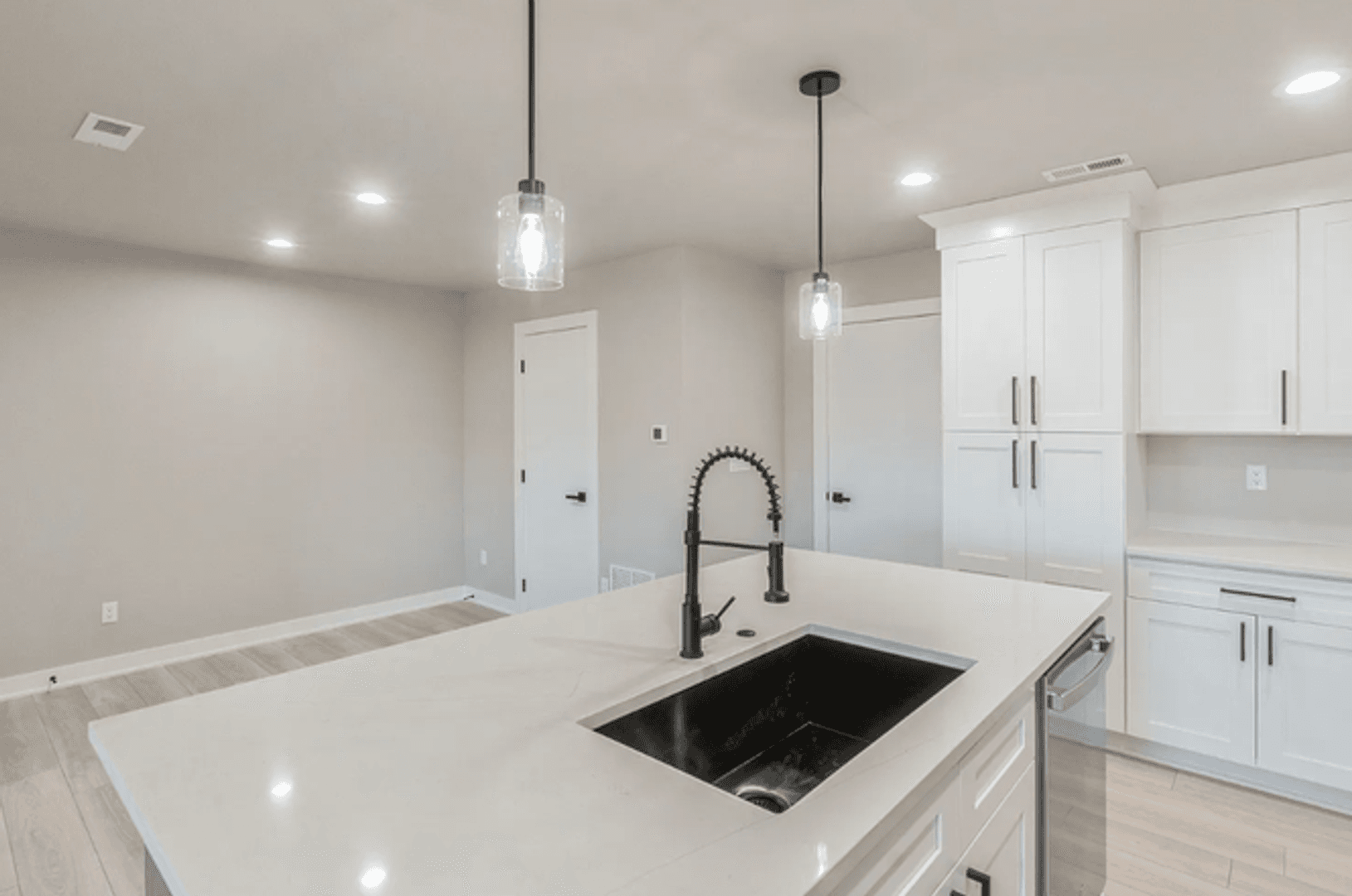 Urbandale Townhome: 14424 Springbrook Trl