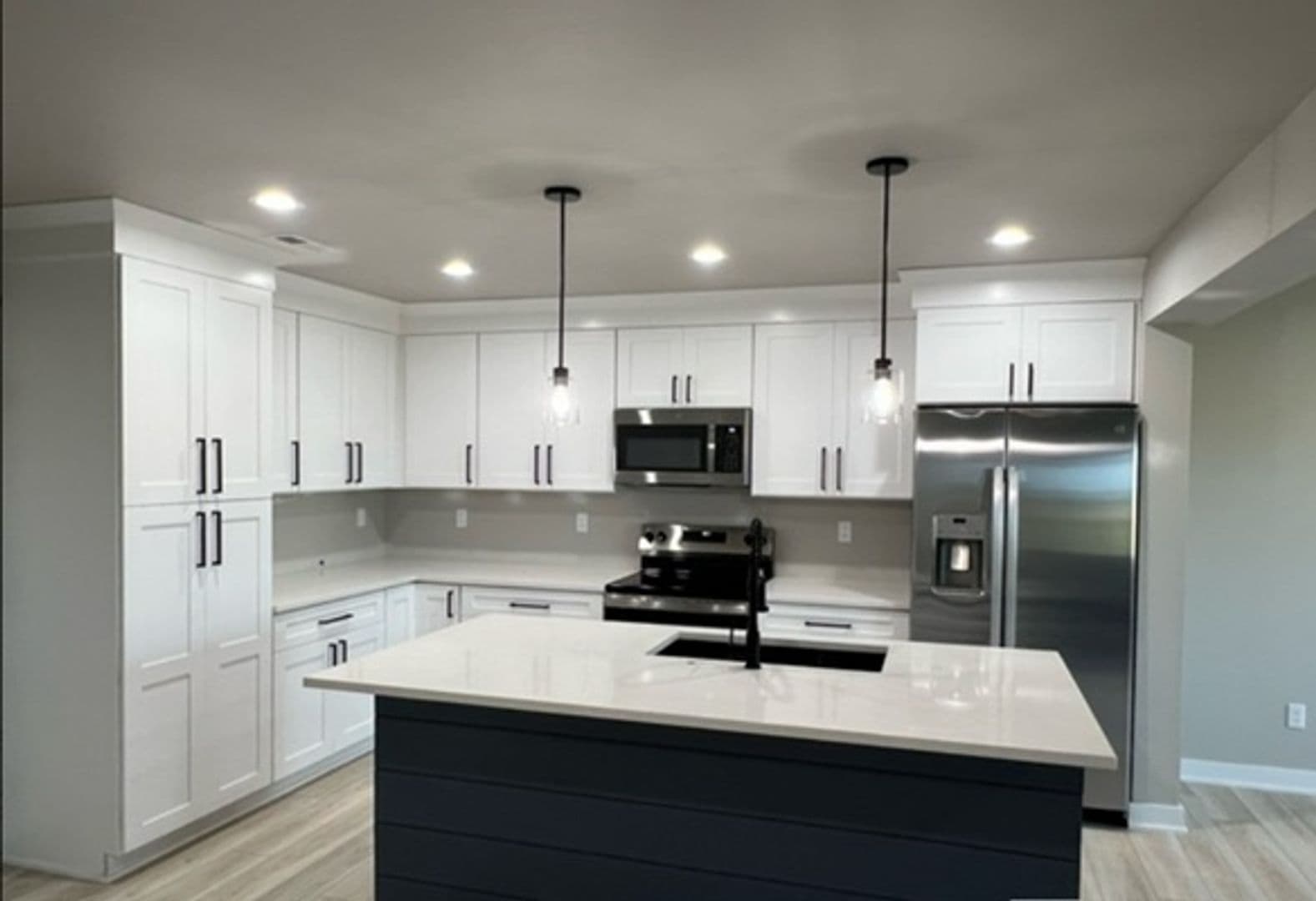 Urbandale Townhome: 14420 Springbrook Trail