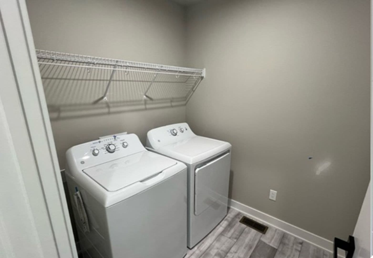Urbandale Townhome: 14420 Springbrook Trail